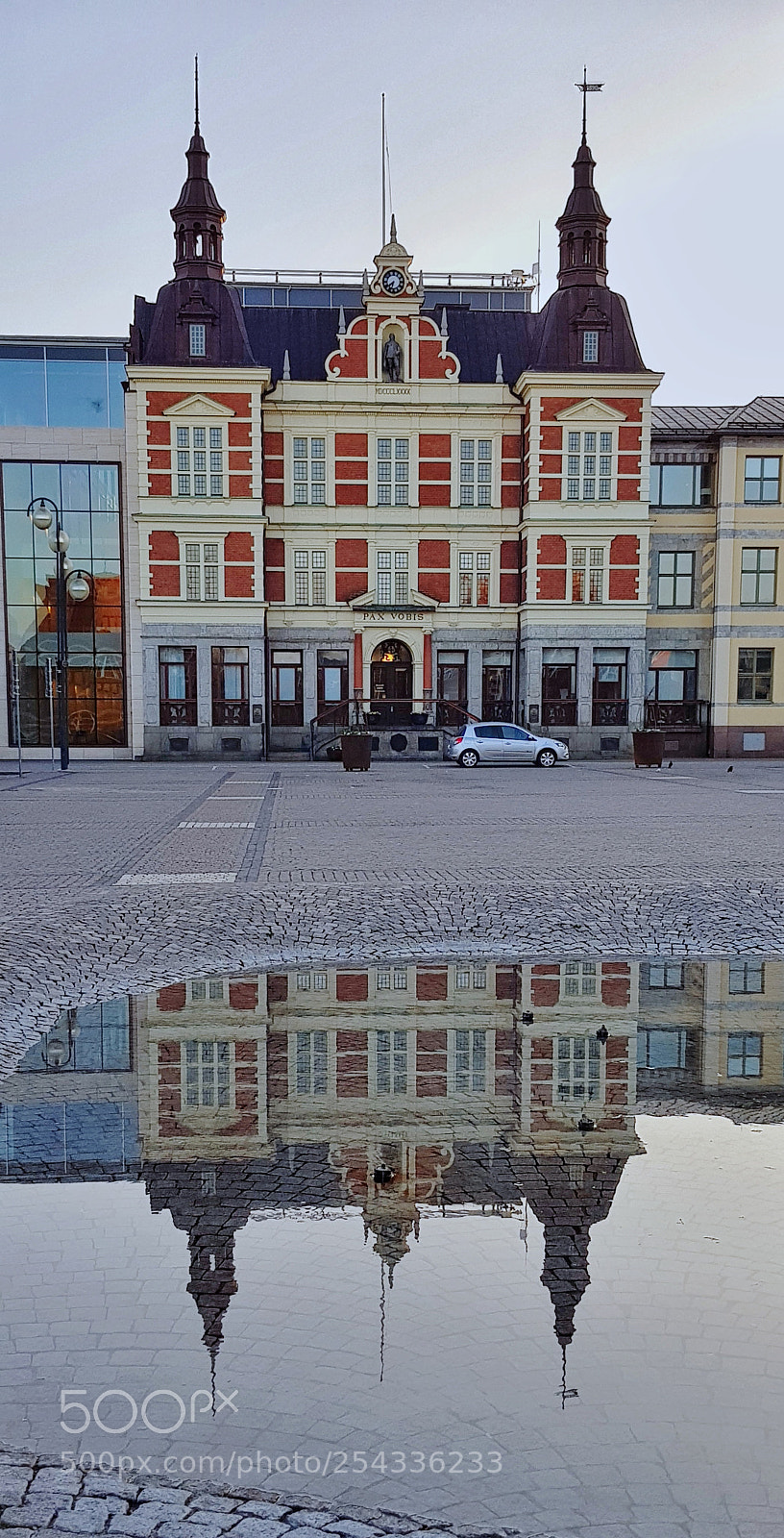 Samsung Galaxy S8 sample photo. Kristianstad town hall photography
