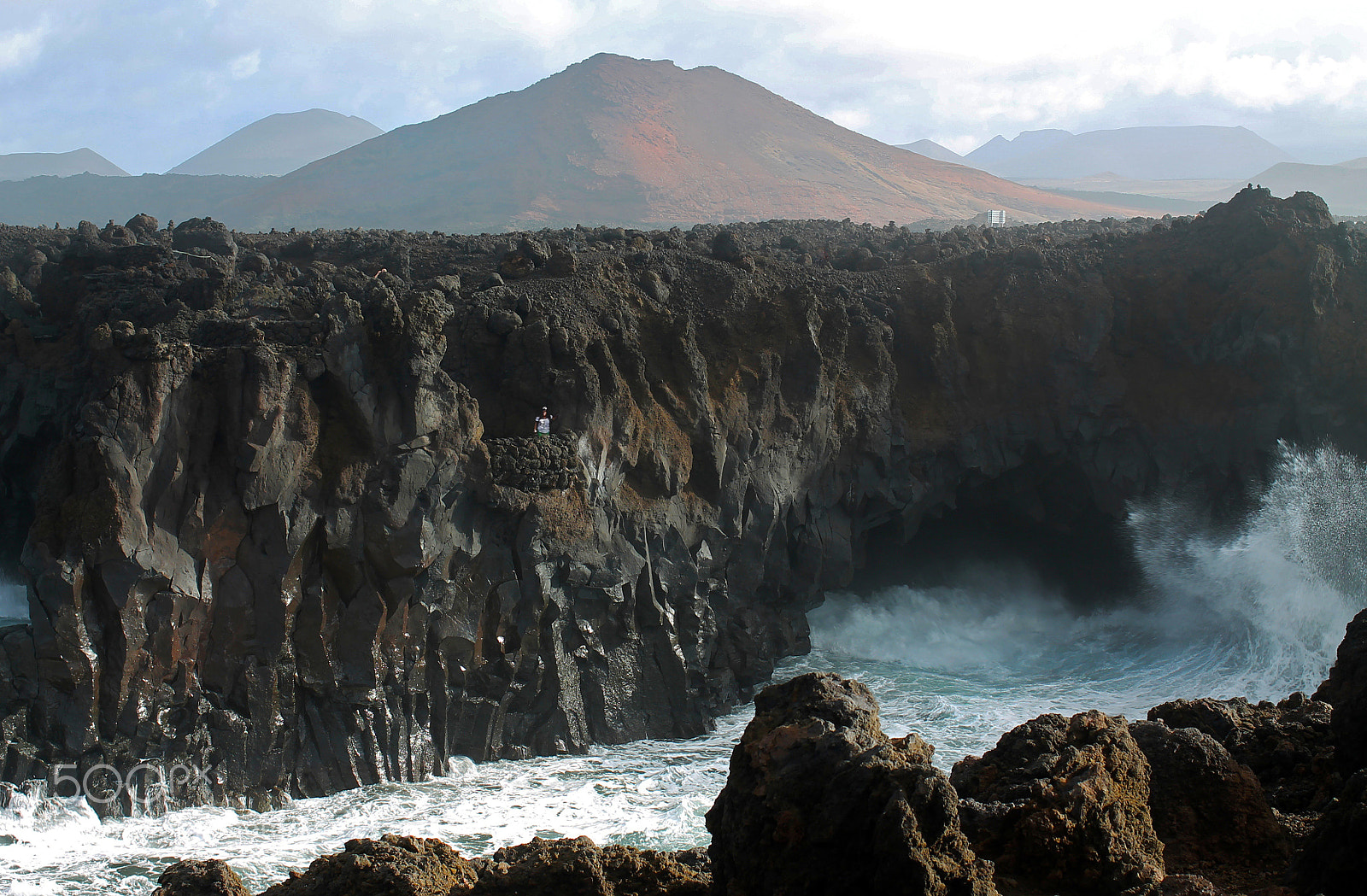 Canon EOS 1100D (EOS Rebel T3 / EOS Kiss X50) sample photo. Cliffs at timanfaya national photography