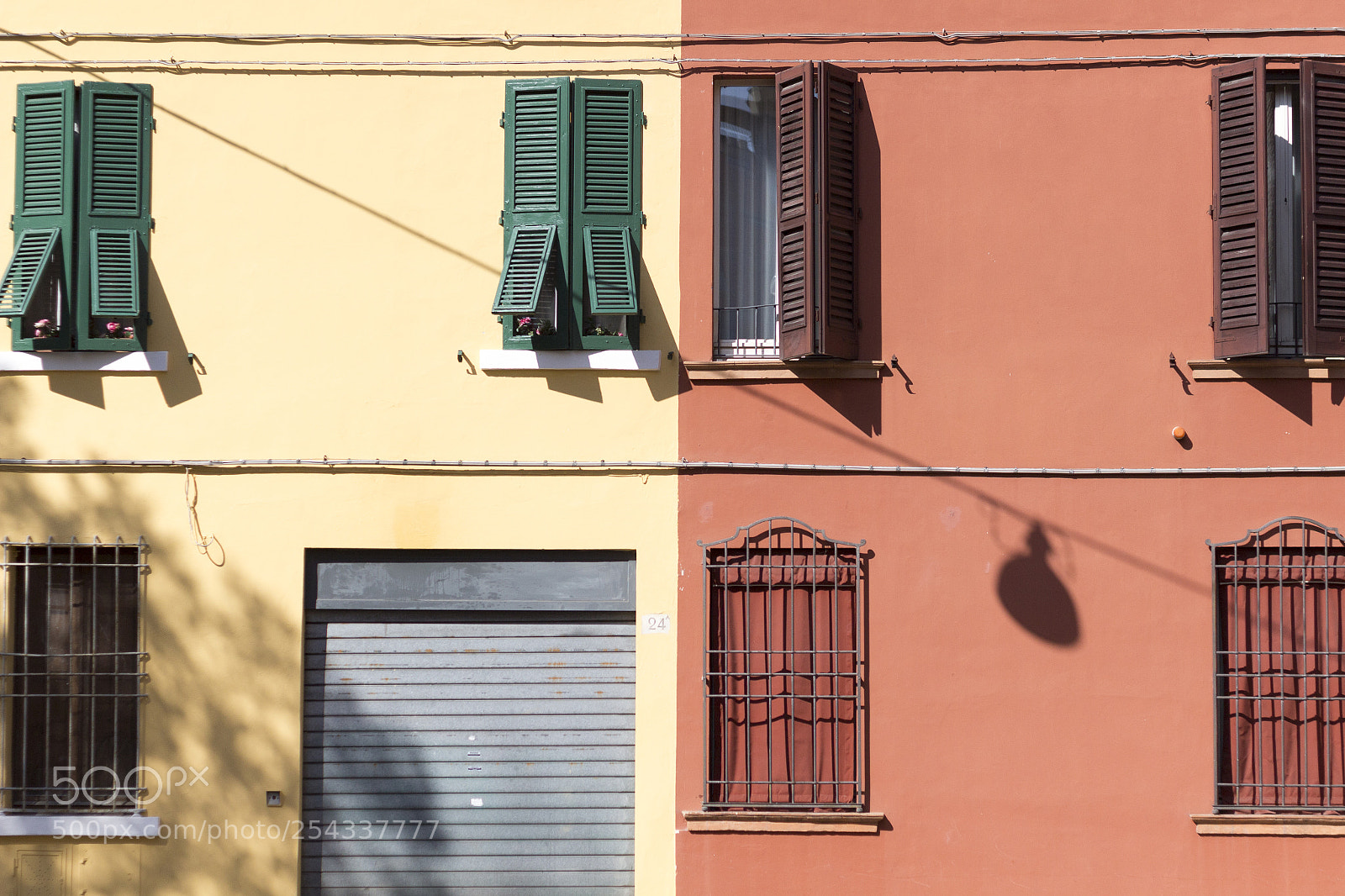 Canon EOS 100D (EOS Rebel SL1 / EOS Kiss X7) sample photo. Italian houses photography