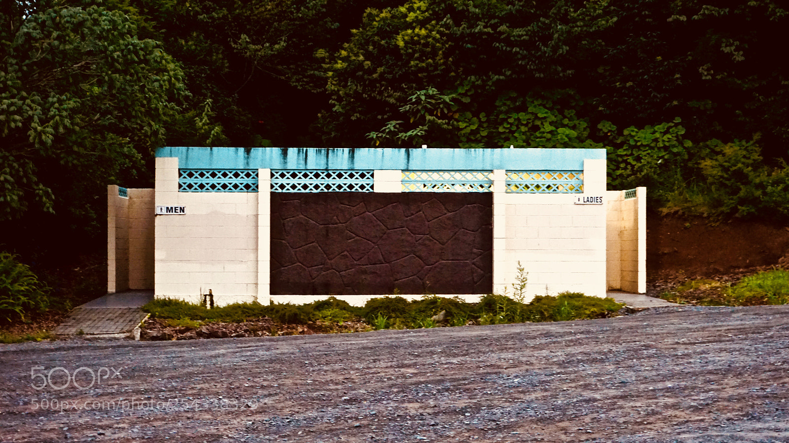 Sony a6000 sample photo. Toilet block, boat ramp photography
