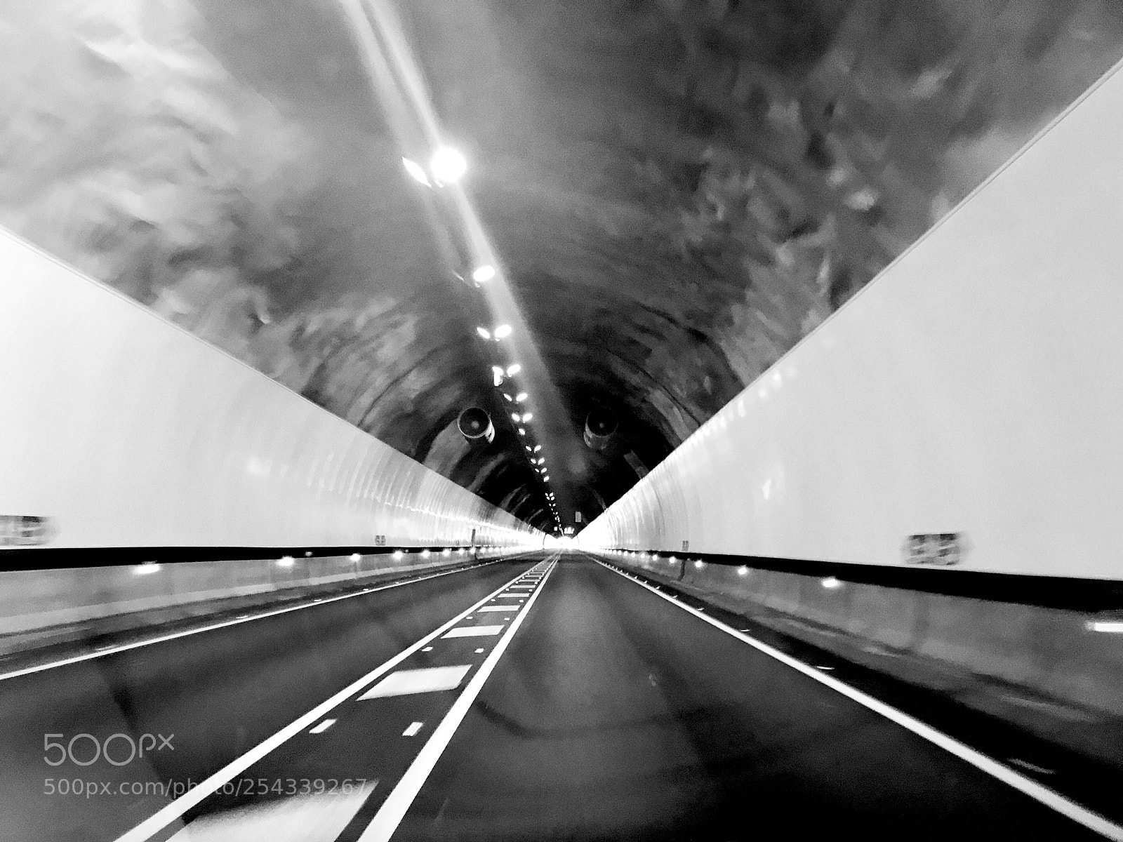 Apple iPhone 7 Plus sample photo. Tunnel photography