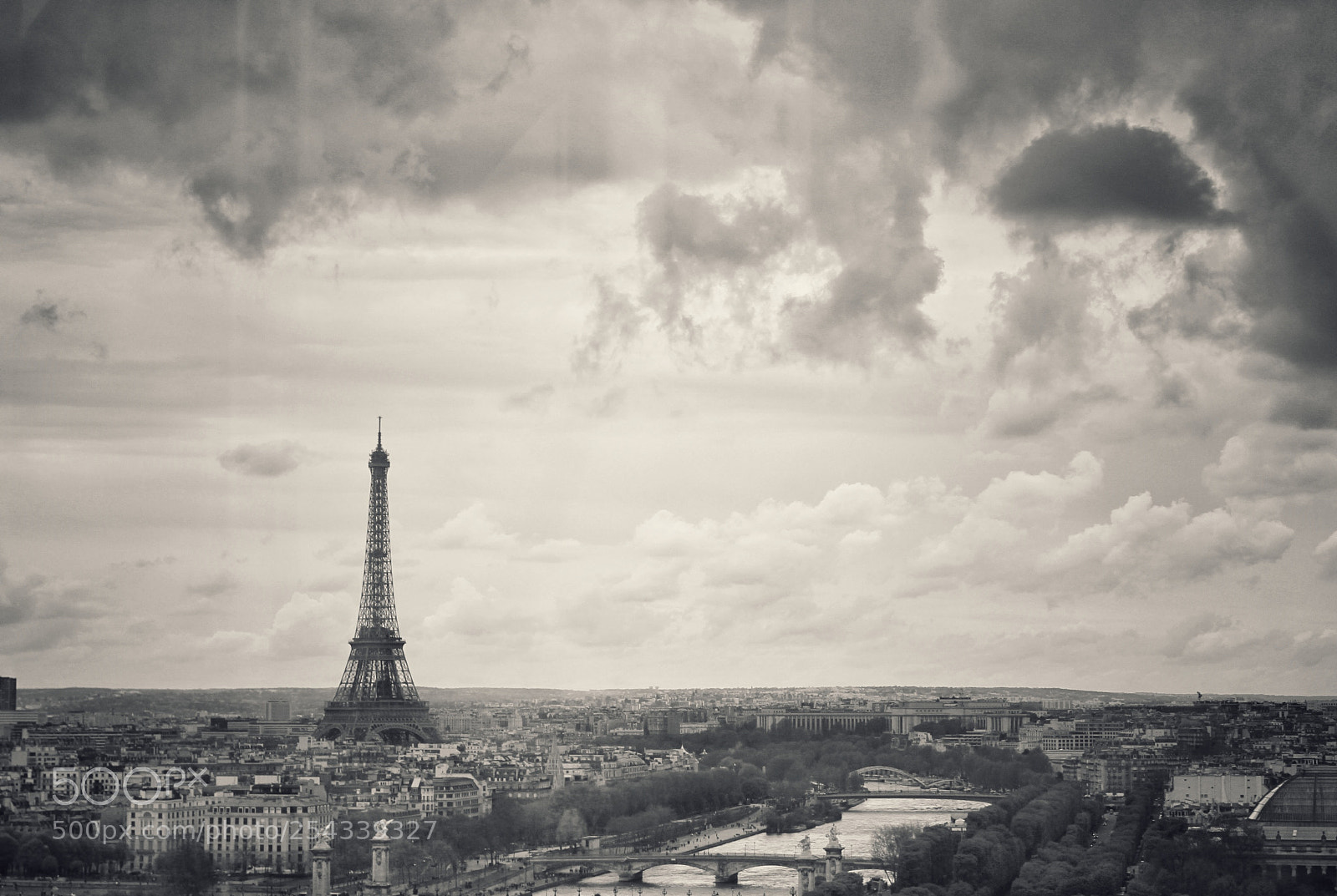 Canon EOS 600D (Rebel EOS T3i / EOS Kiss X5) sample photo. Eiffel photography