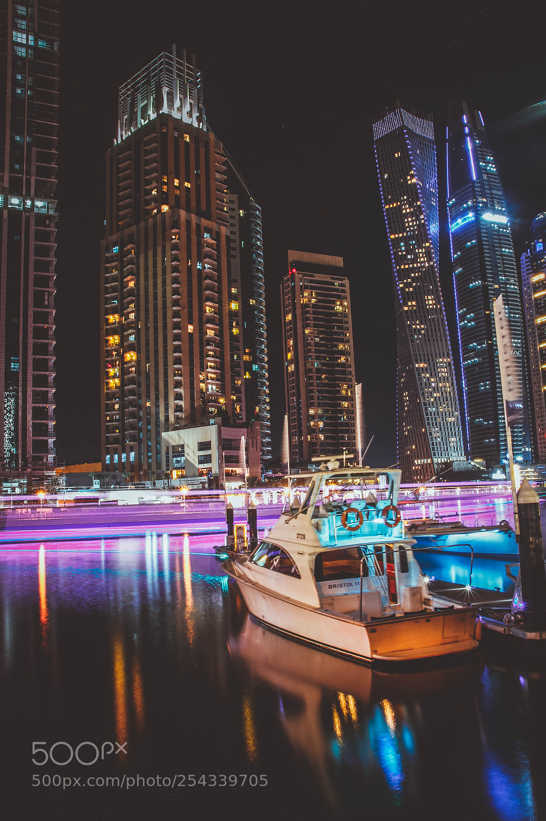 Canon EOS 550D (EOS Rebel T2i / EOS Kiss X4) sample photo. Dubai city of life photography