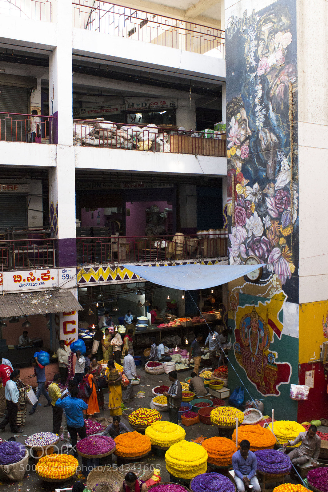 Canon EOS 700D (EOS Rebel T5i / EOS Kiss X7i) sample photo. Flower market photography
