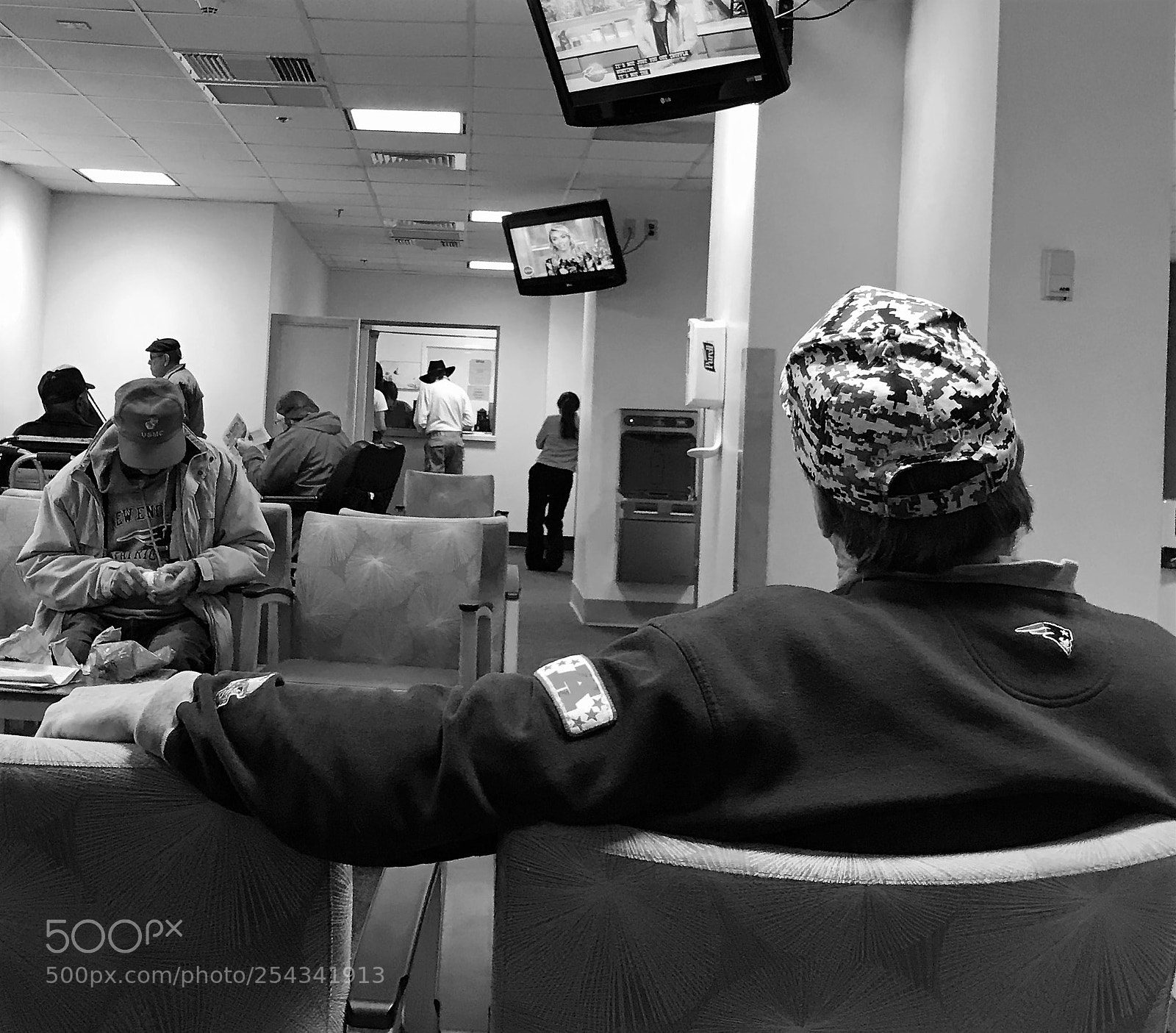 Apple iPhone 7 Plus sample photo. Waiting at the pharmacy photography