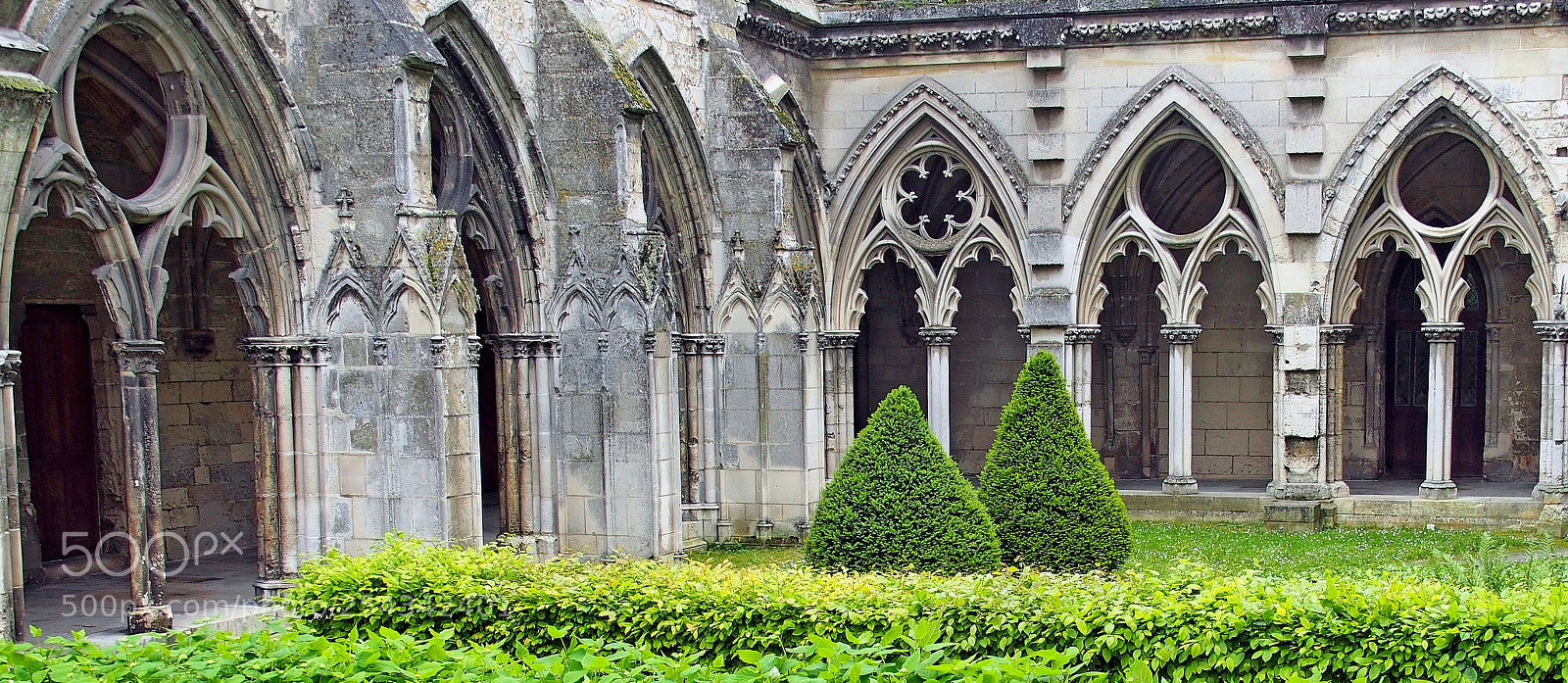 Olympus OM-D E-M5 sample photo. Soissons aisne photography