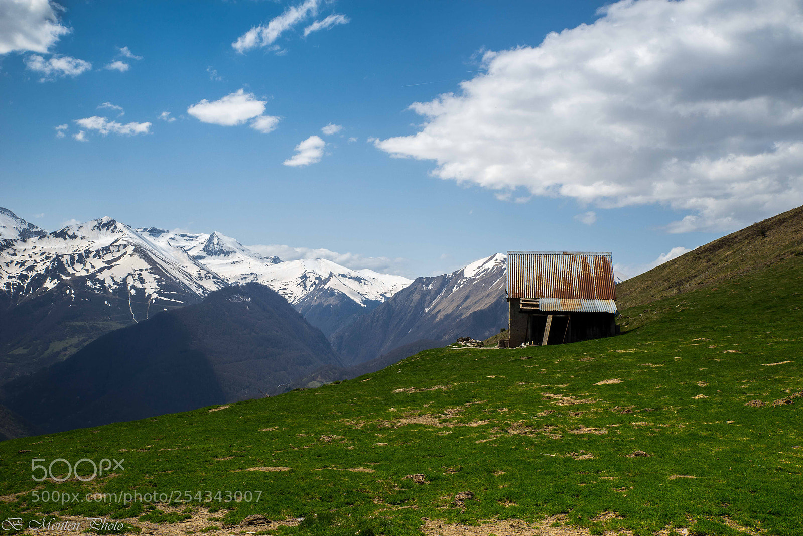 Sony a7R sample photo. Lony little house photography