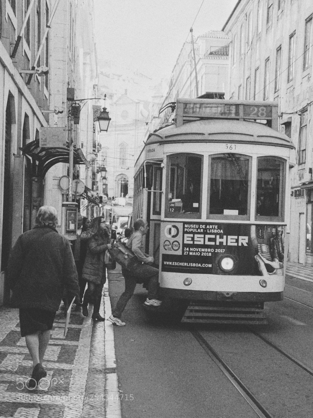 Sony a7 II sample photo. Streetcar in lisbon photography