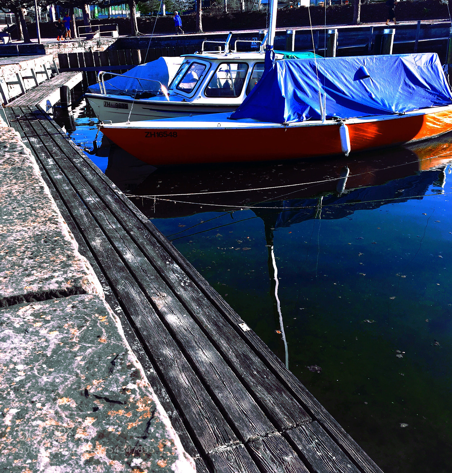Apple iPhone 6s Plus sample photo. Boat on swiss lake photography