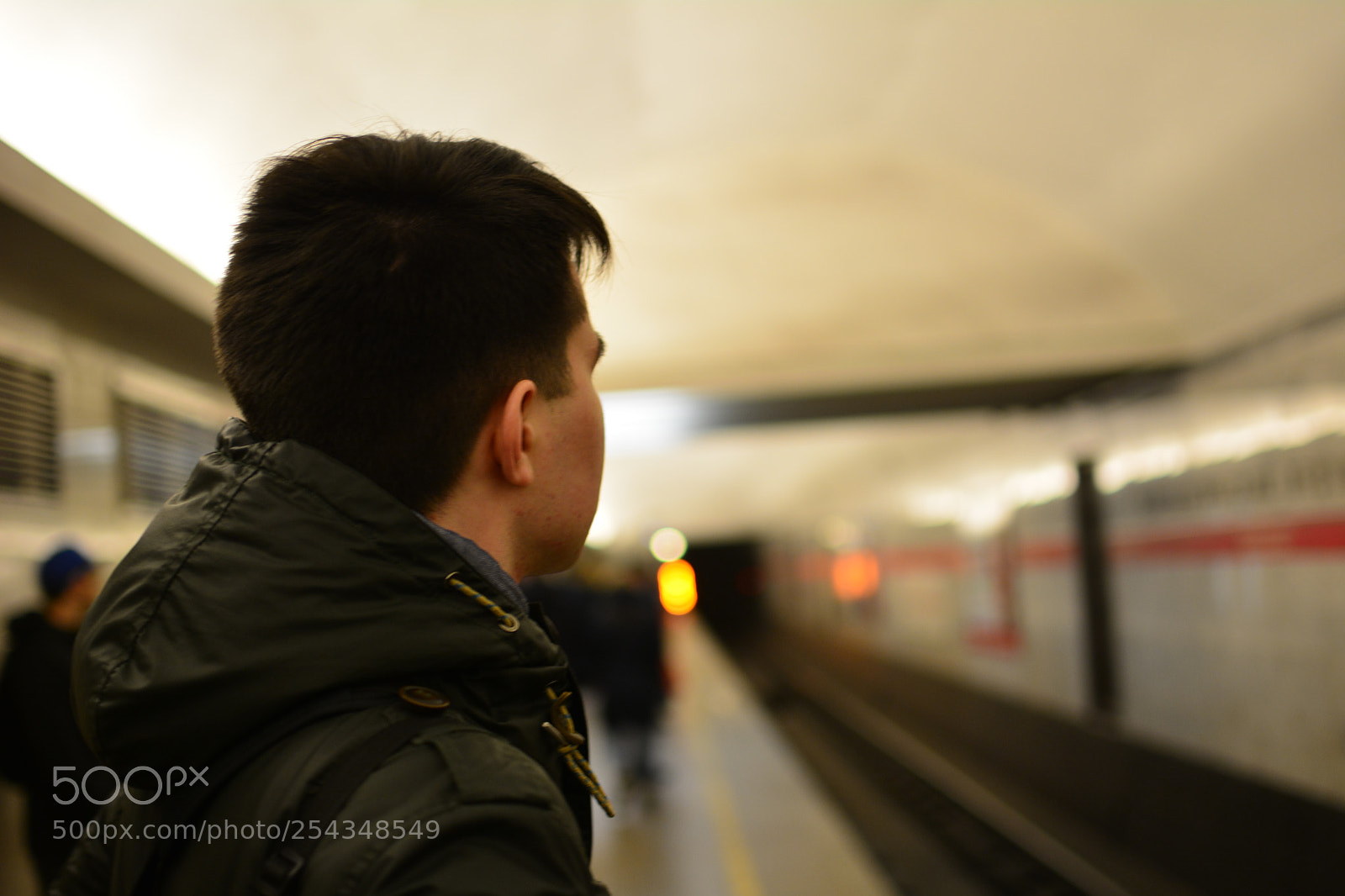 Nikon D5200 + Nikon AF-S DX Nikkor 35mm F1.8G sample photo. Saint-petersburg metro ? photography
