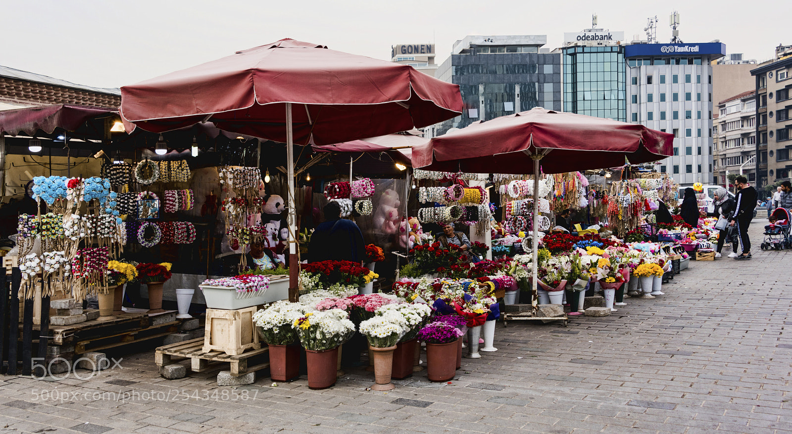 Nikon D810 sample photo. Flower-seller , taksim square, istanbul photography