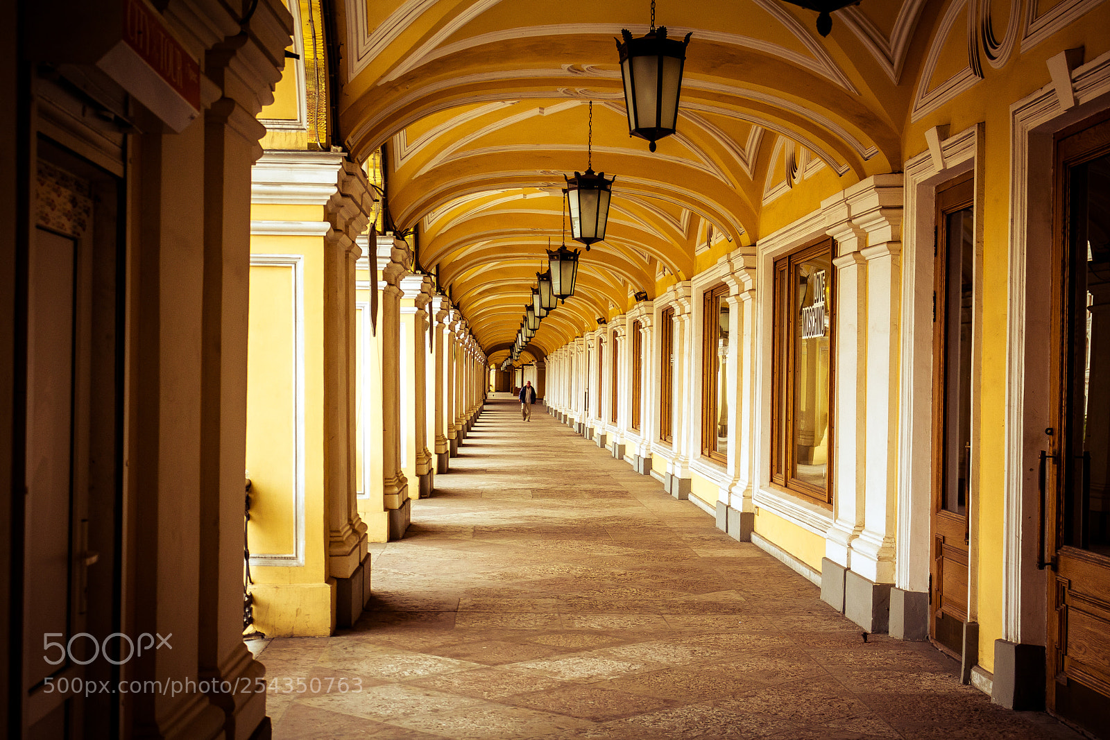 Canon EOS 100D (EOS Rebel SL1 / EOS Kiss X7) sample photo. Gostiny dvor at saint photography