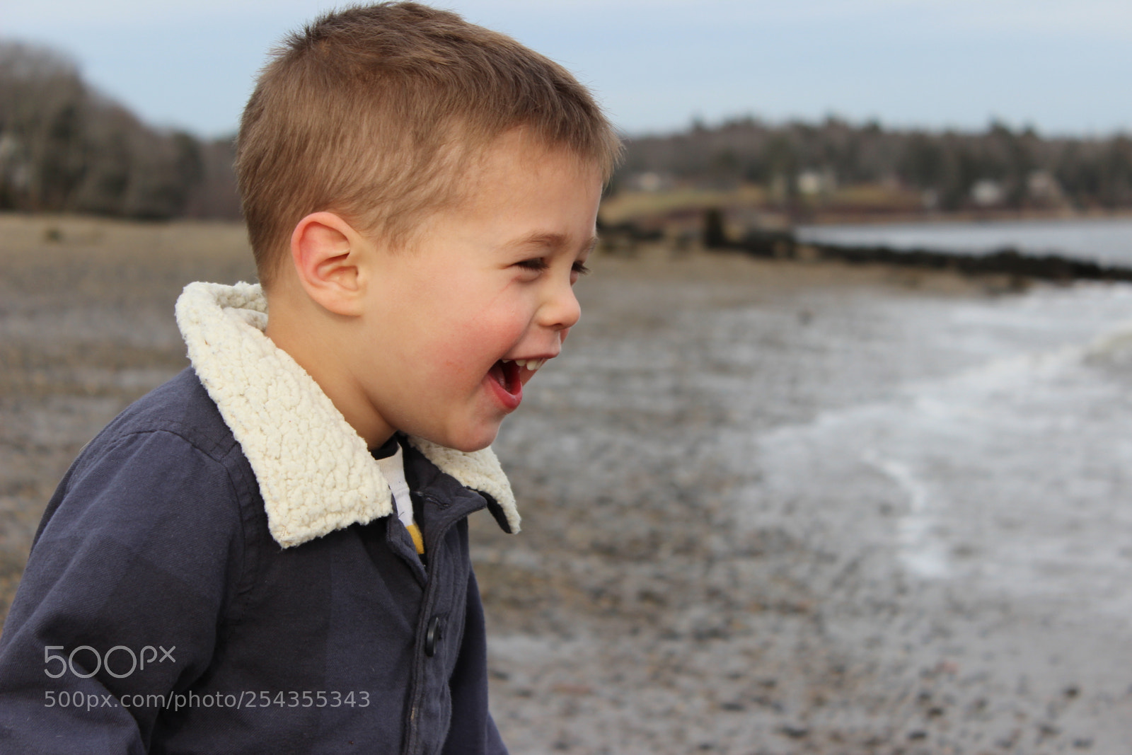 Canon EOS 600D (Rebel EOS T3i / EOS Kiss X5) sample photo. Laughter photography
