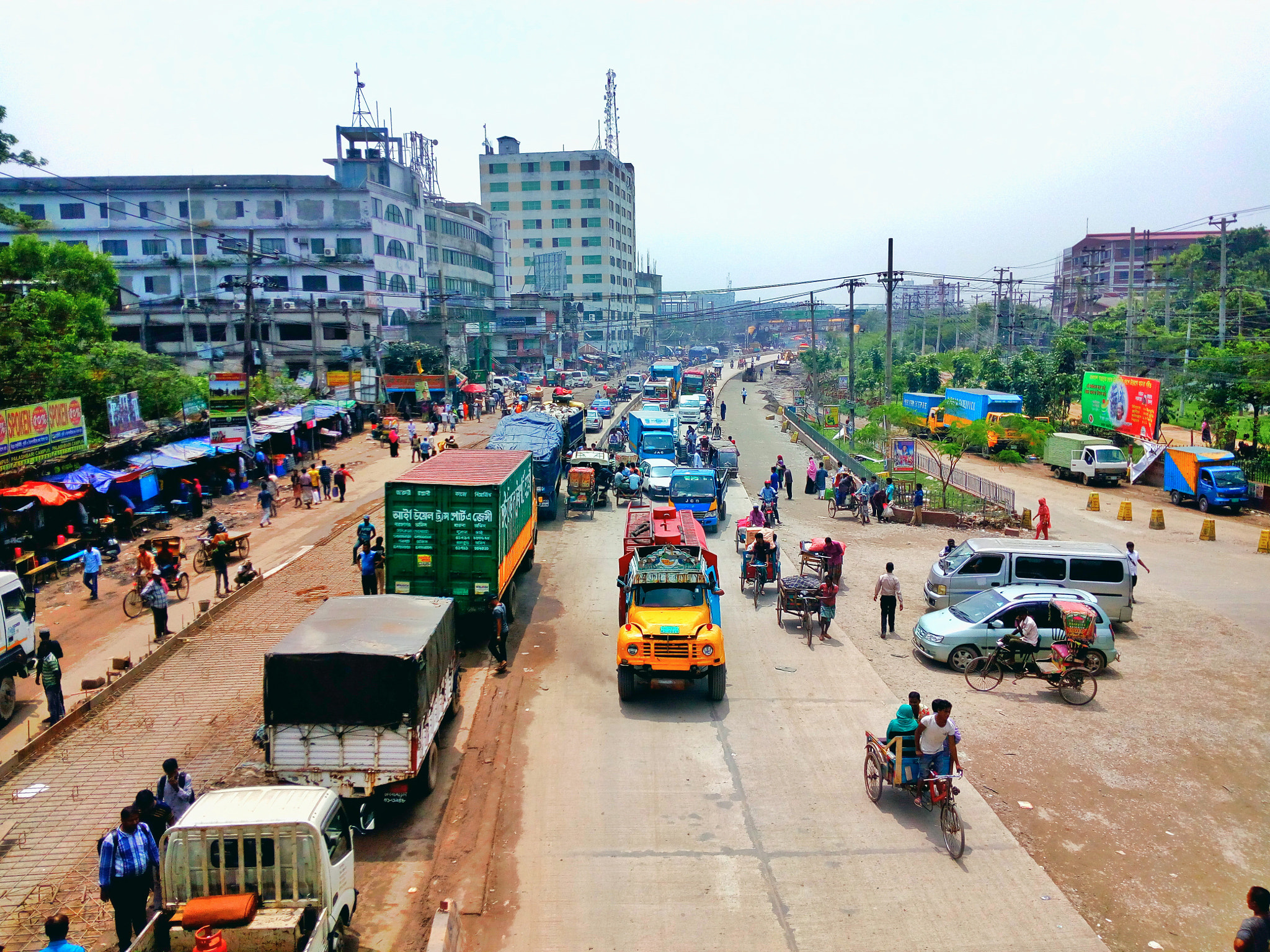 Symphony R100 sample photo. Traffic congestion is a condition on transport networks that occurs as use increases. photography