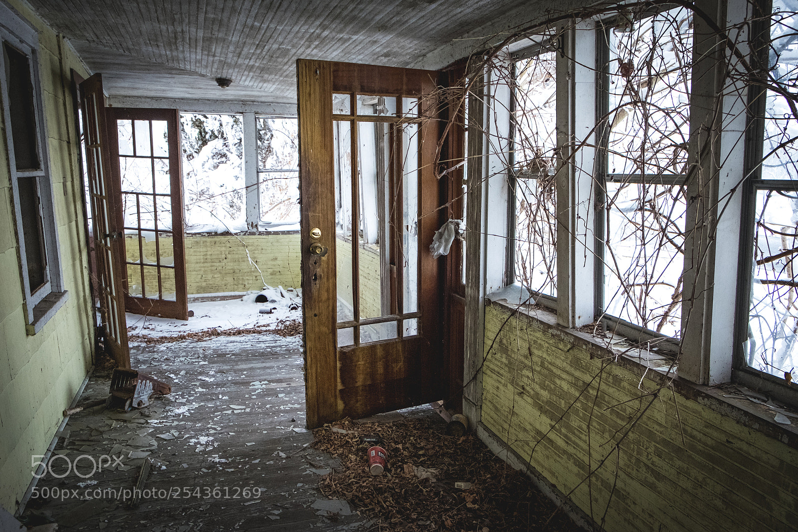 Fujifilm X-T1 sample photo. Doors for days photography