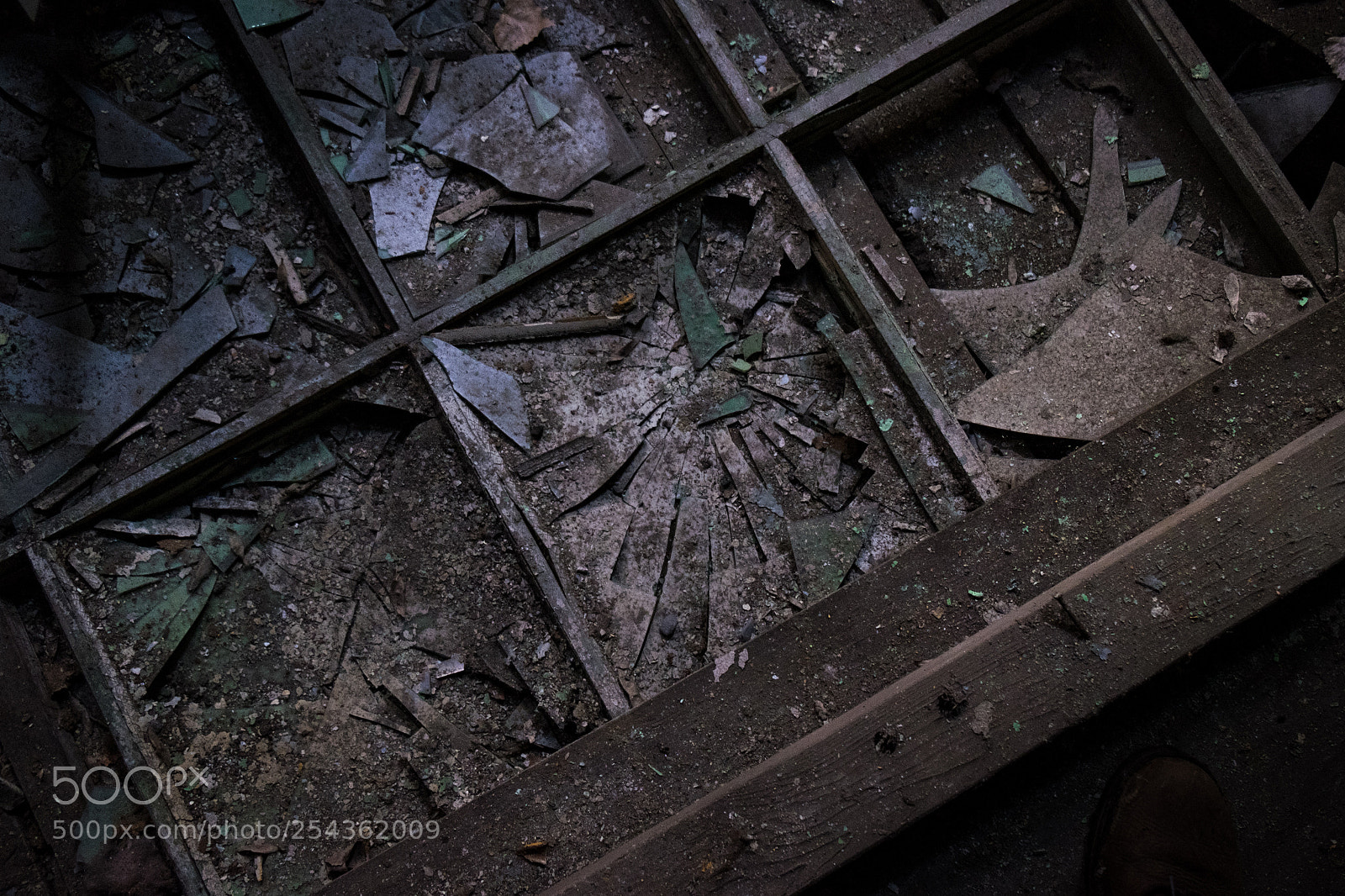 Fujifilm X-T1 sample photo. Cracked beyond photography