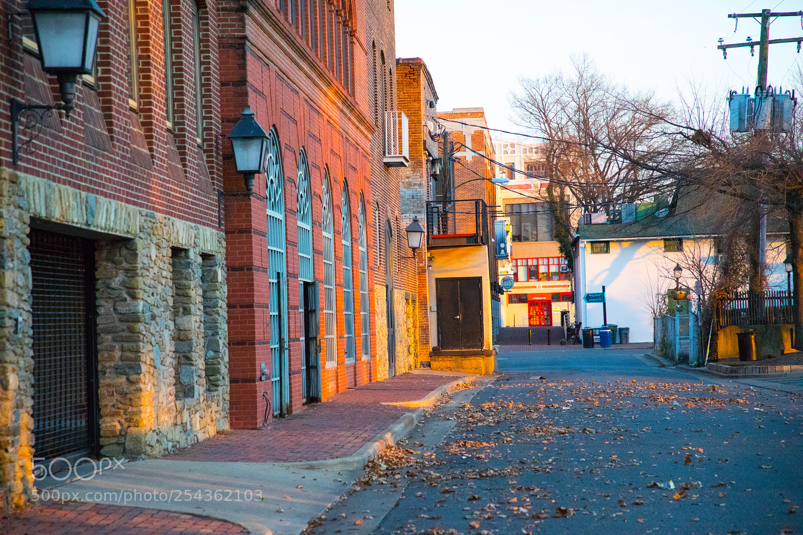 Canon EOS 5D Mark IV sample photo. Golden hour graffiti photography