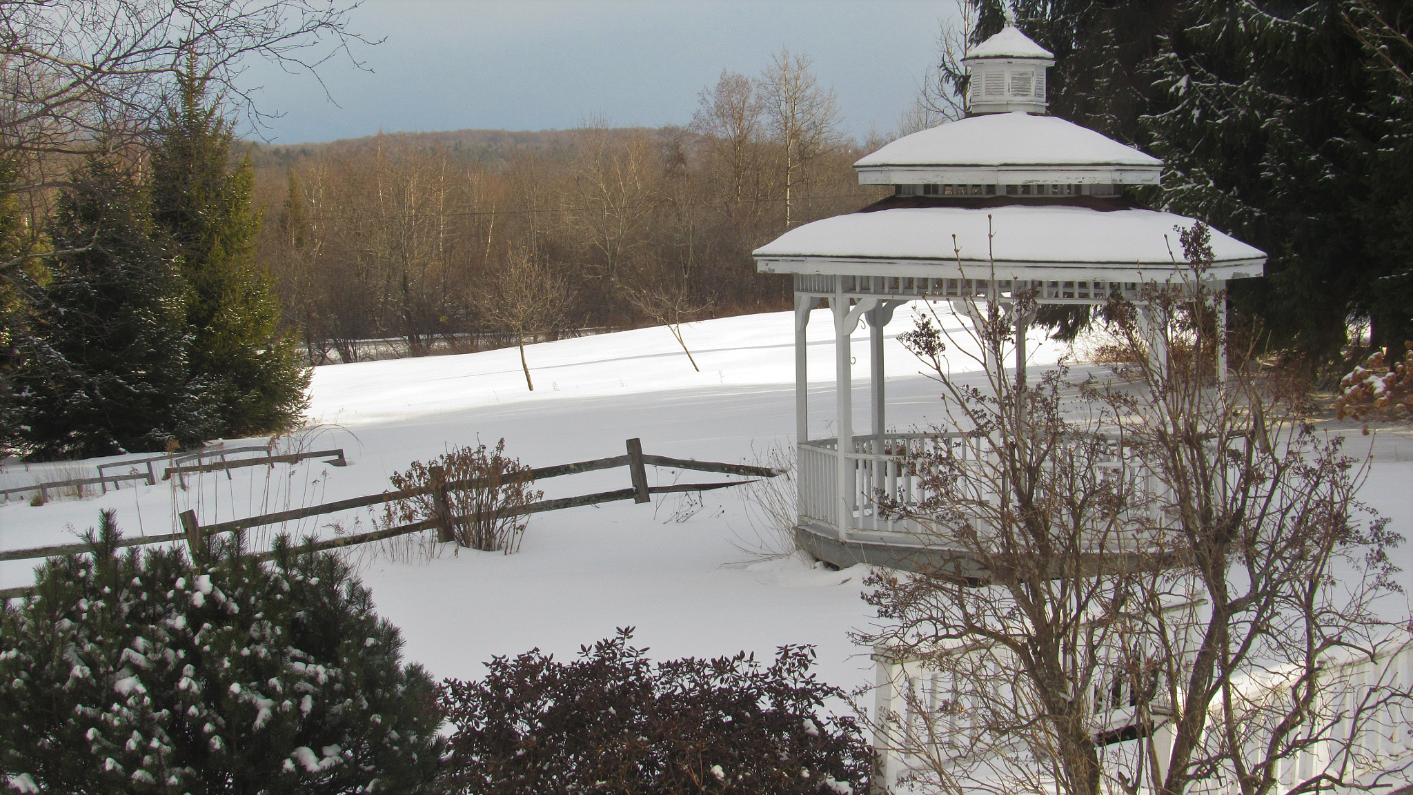 Canon PowerShot SX520 HS sample photo. Gazebo photography