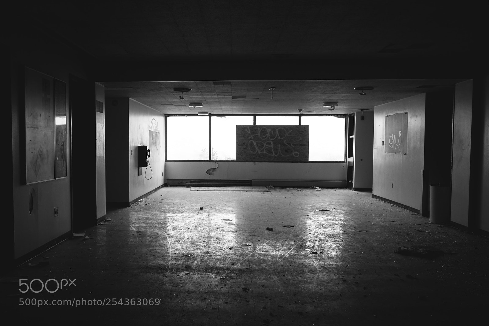 Fujifilm X-T1 sample photo. Make the call photography
