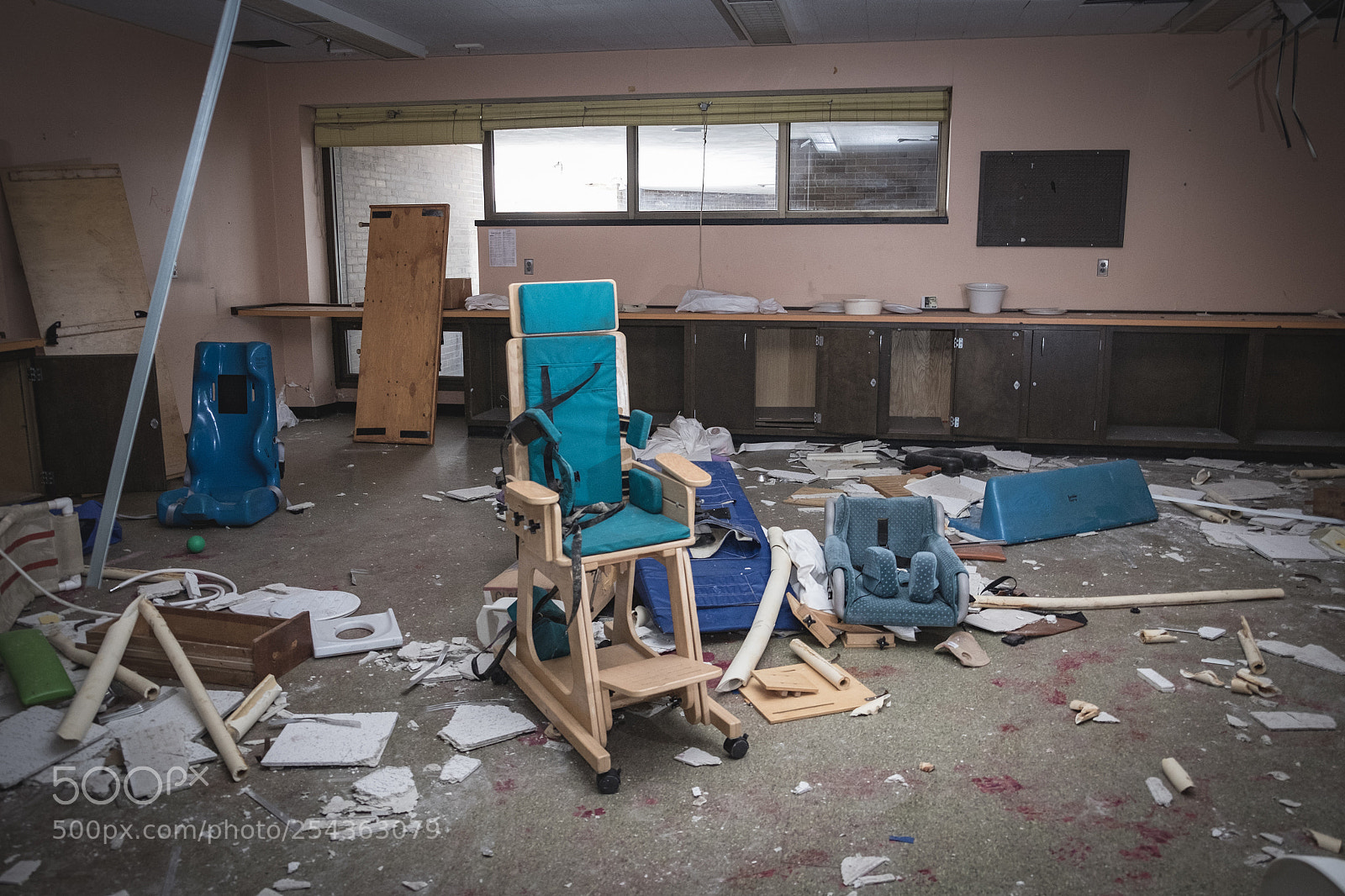 Fujifilm X-T1 sample photo. Restraint photography