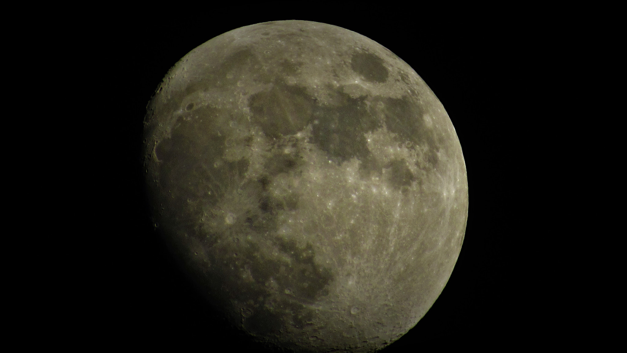Canon PowerShot SX520 HS sample photo. Moon photography
