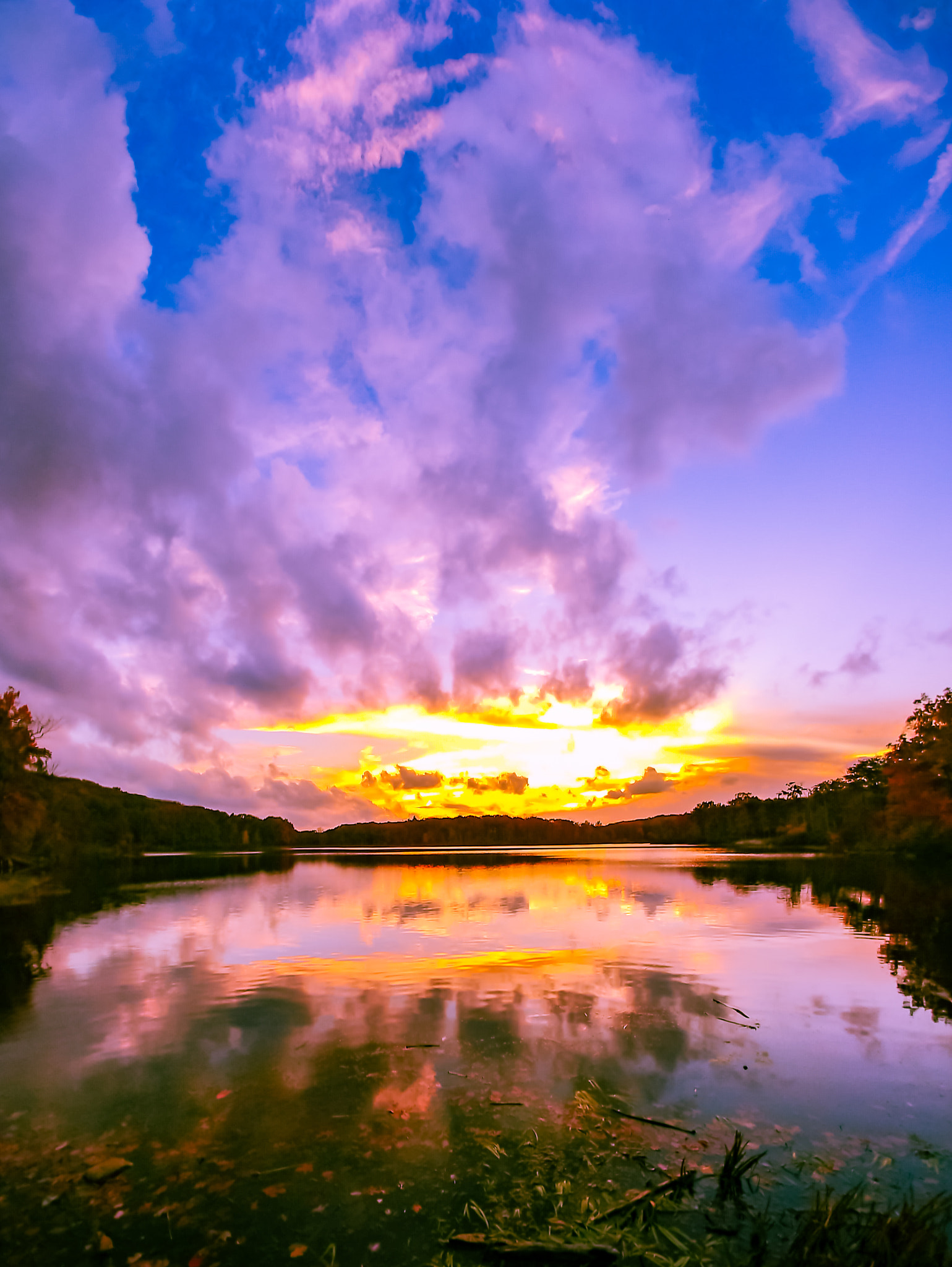 LG V30 sample photo. Lake skannatati sunset vertorama photography