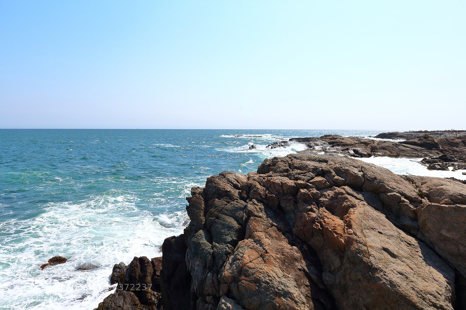 Canon EOS 1300D (EOS Rebel T6 / EOS Kiss X80) sample photo. Cliff side ocean view photography