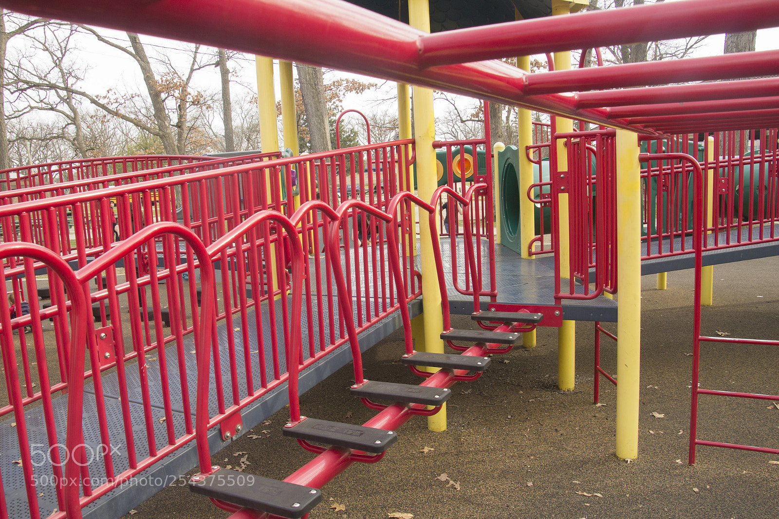 Canon EOS 1200D (EOS Rebel T5 / EOS Kiss X70 / EOS Hi) sample photo. Red bars on the photography