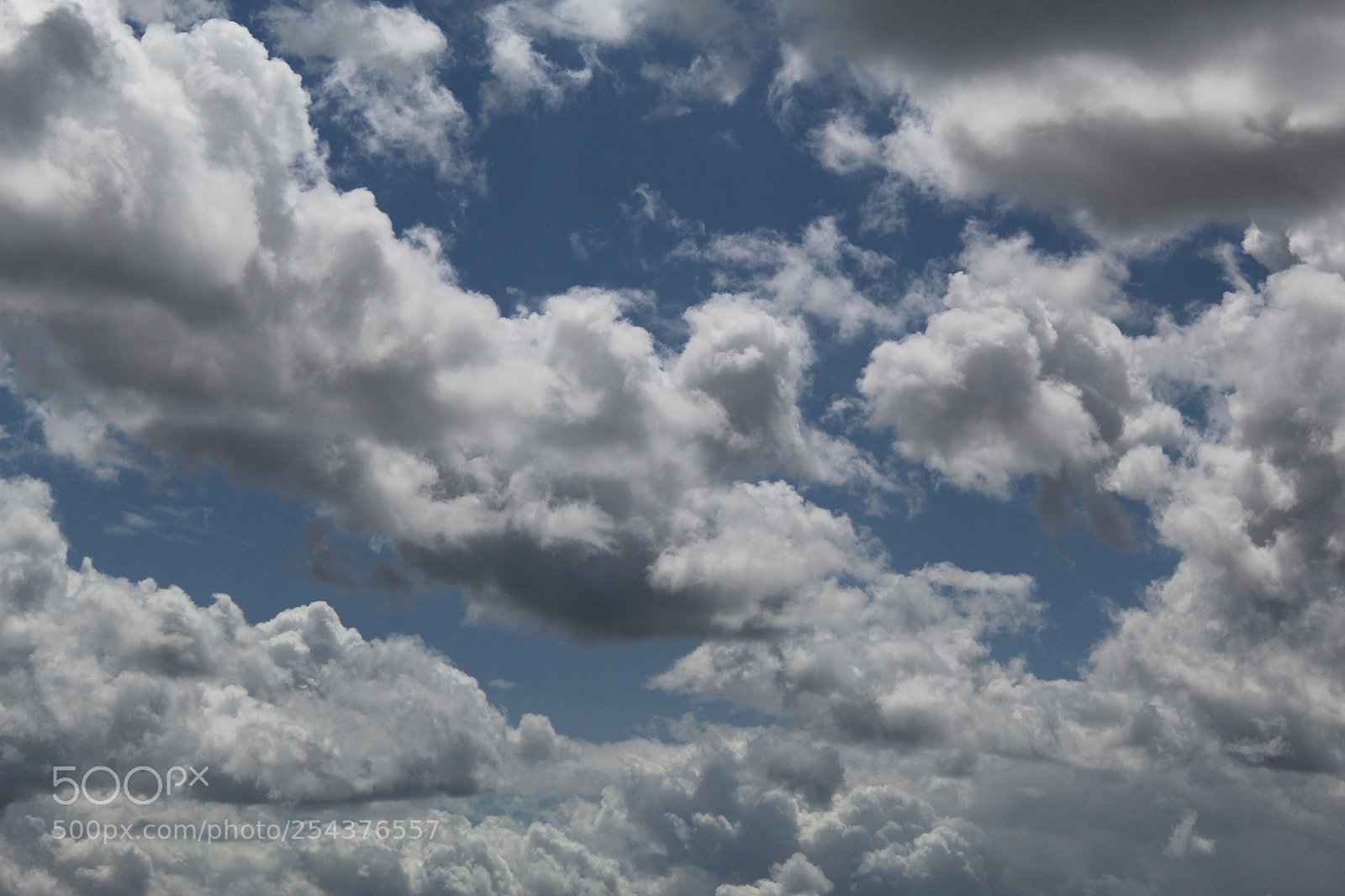Canon EOS 1300D (EOS Rebel T6 / EOS Kiss X80) sample photo. The clouds photography