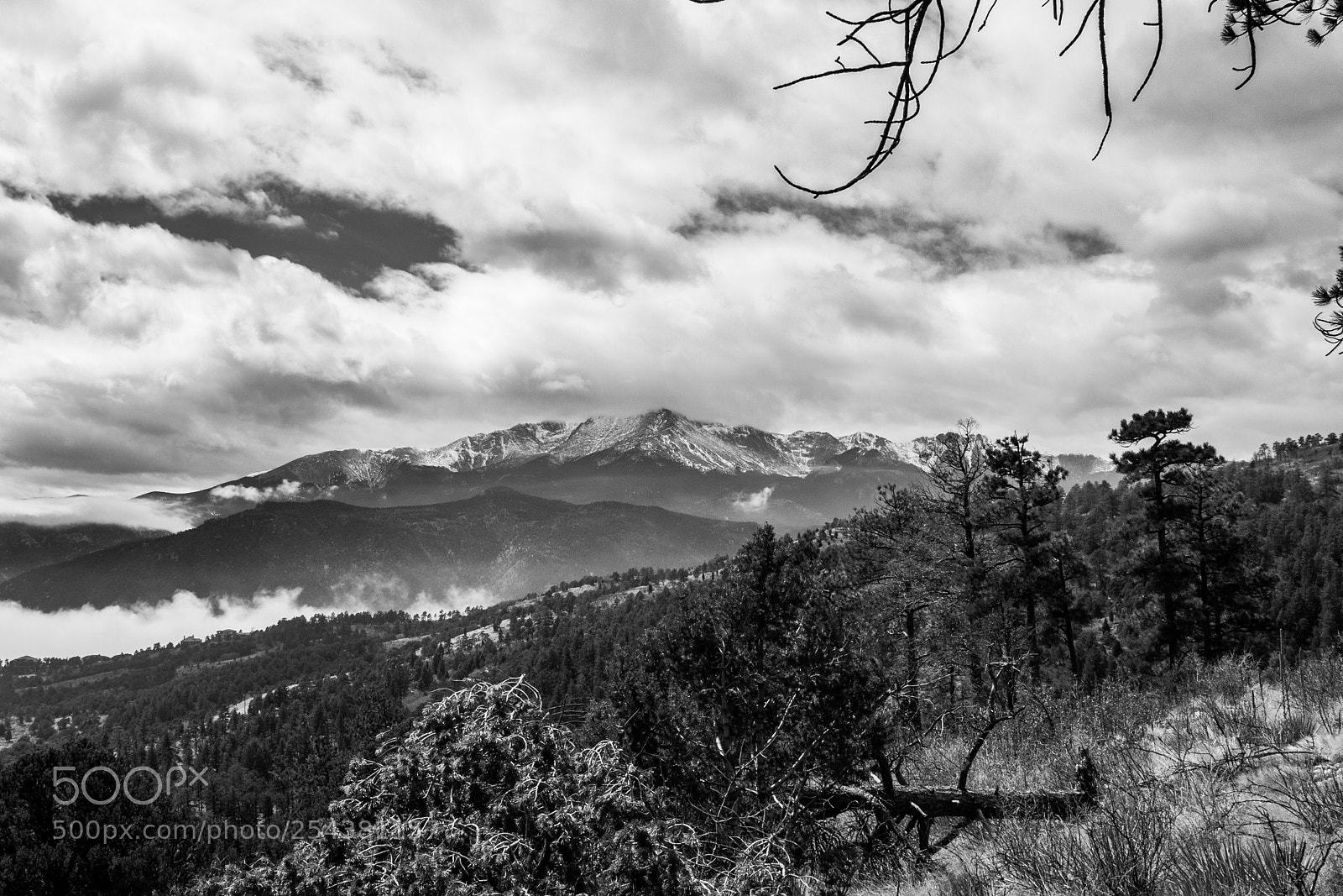 Canon EOS 40D sample photo. Layered clouds on pikes photography