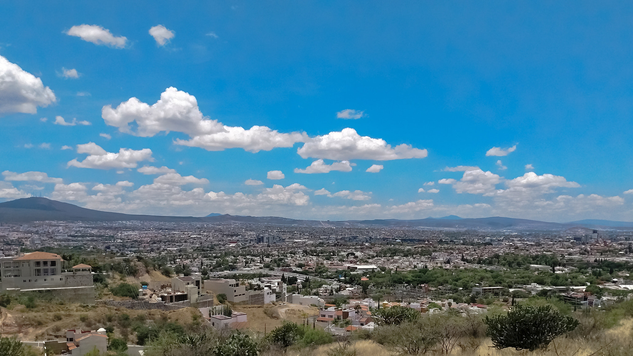 Motorola XT1650 sample photo. Nubes sobre querétaro  photography
