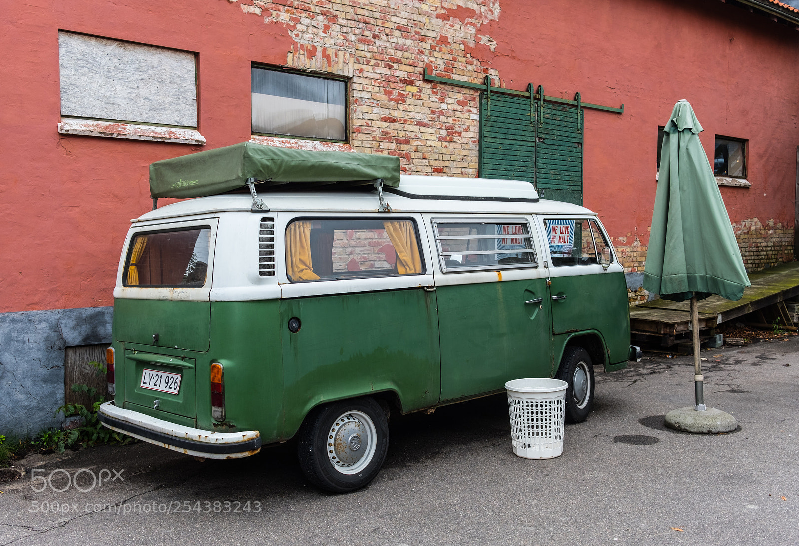 Fujifilm X-T20 sample photo. Matching colours photography