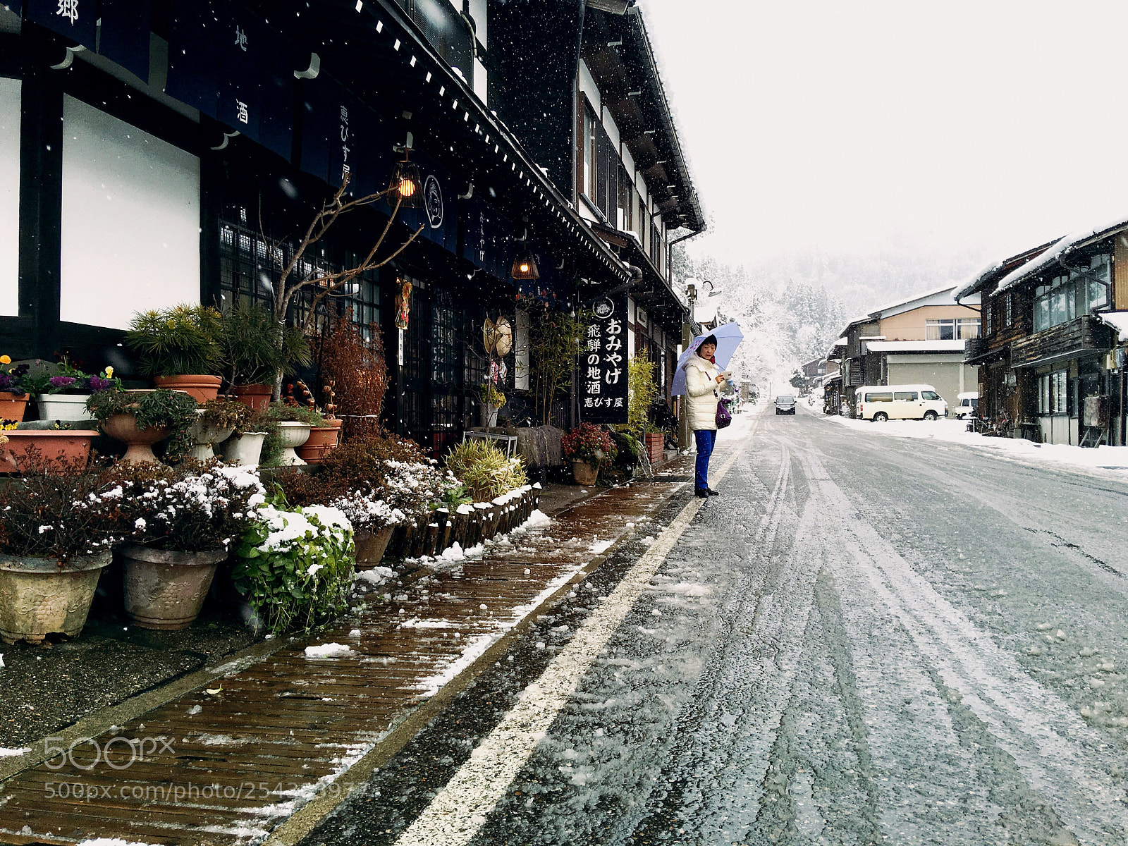 Apple iPhone 6s Plus sample photo. Snowing photography