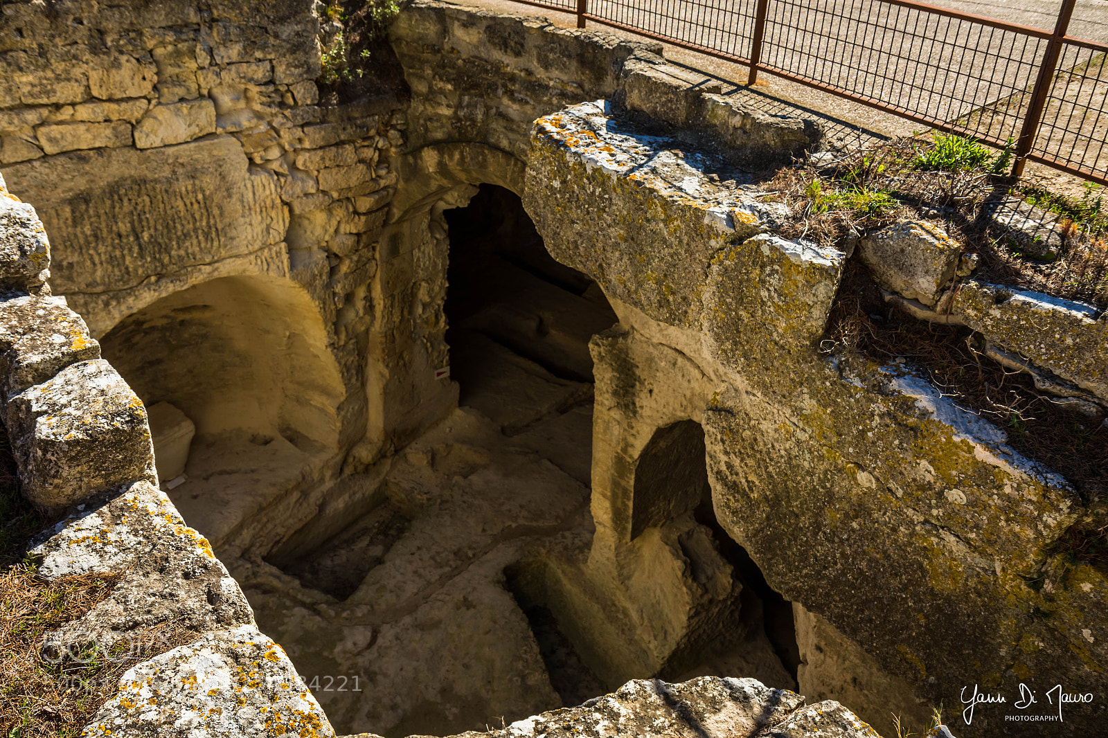 Canon EOS 7D Mark II sample photo. Abbaye de saint-roman photography