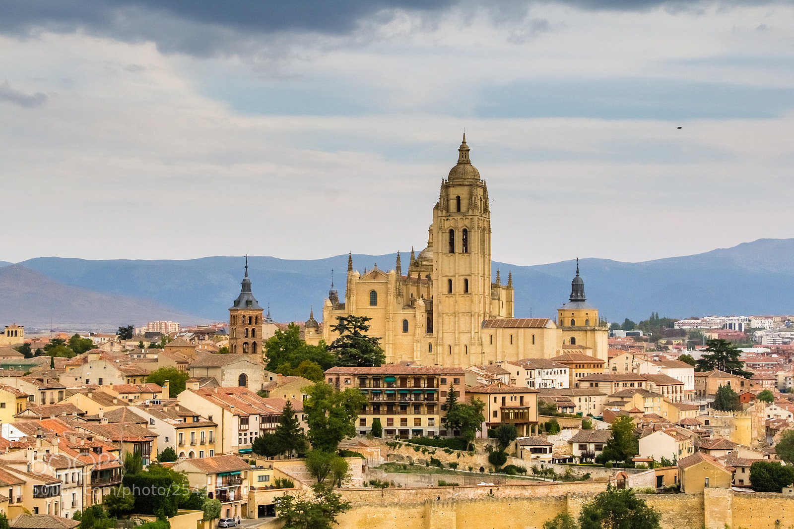 Canon EOS 60D sample photo. The city of segovia photography