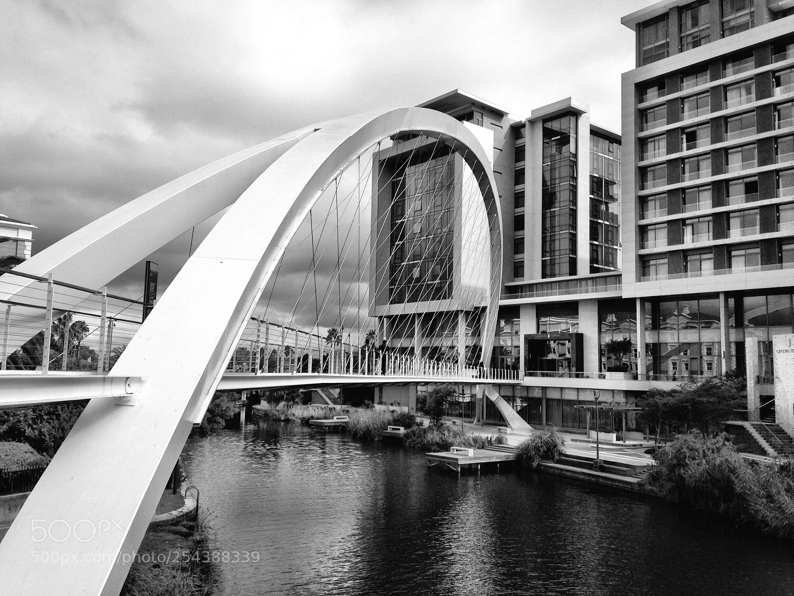 Apple iPhone 5 sample photo. Crystal towers bridge 20180420 photography