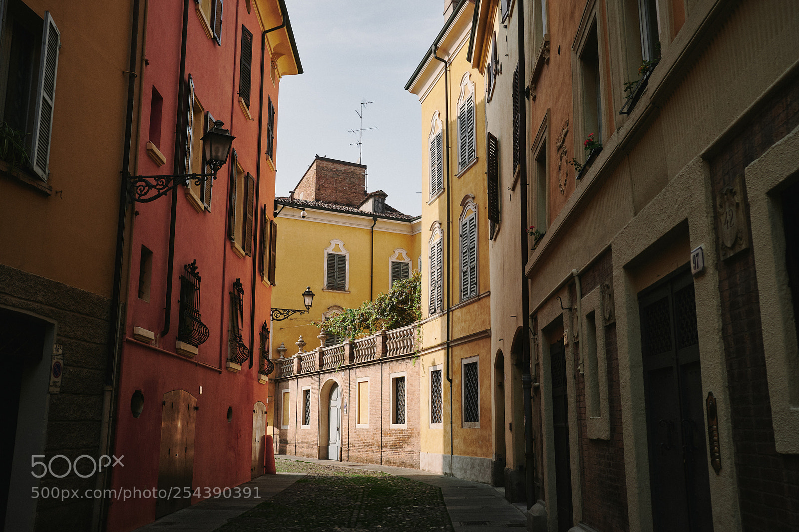 Fujifilm X-T2 sample photo. Colorful modena photography