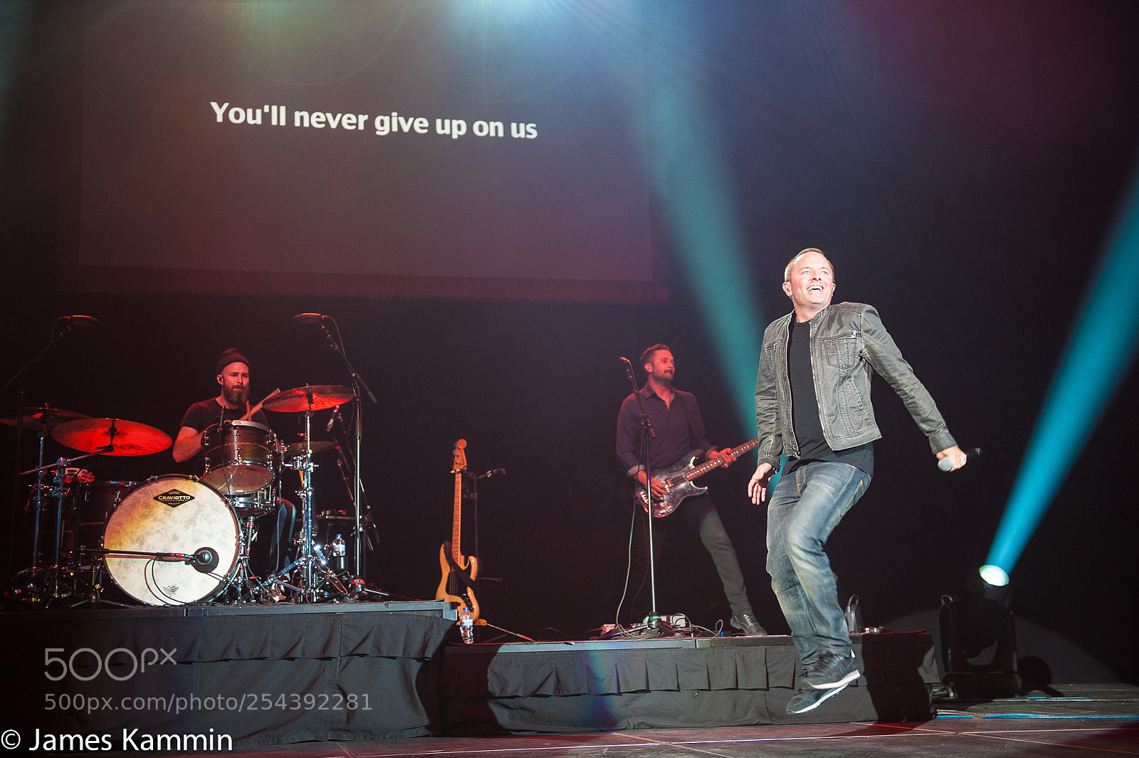 Nikon D700 sample photo. Jumping for jesus photography