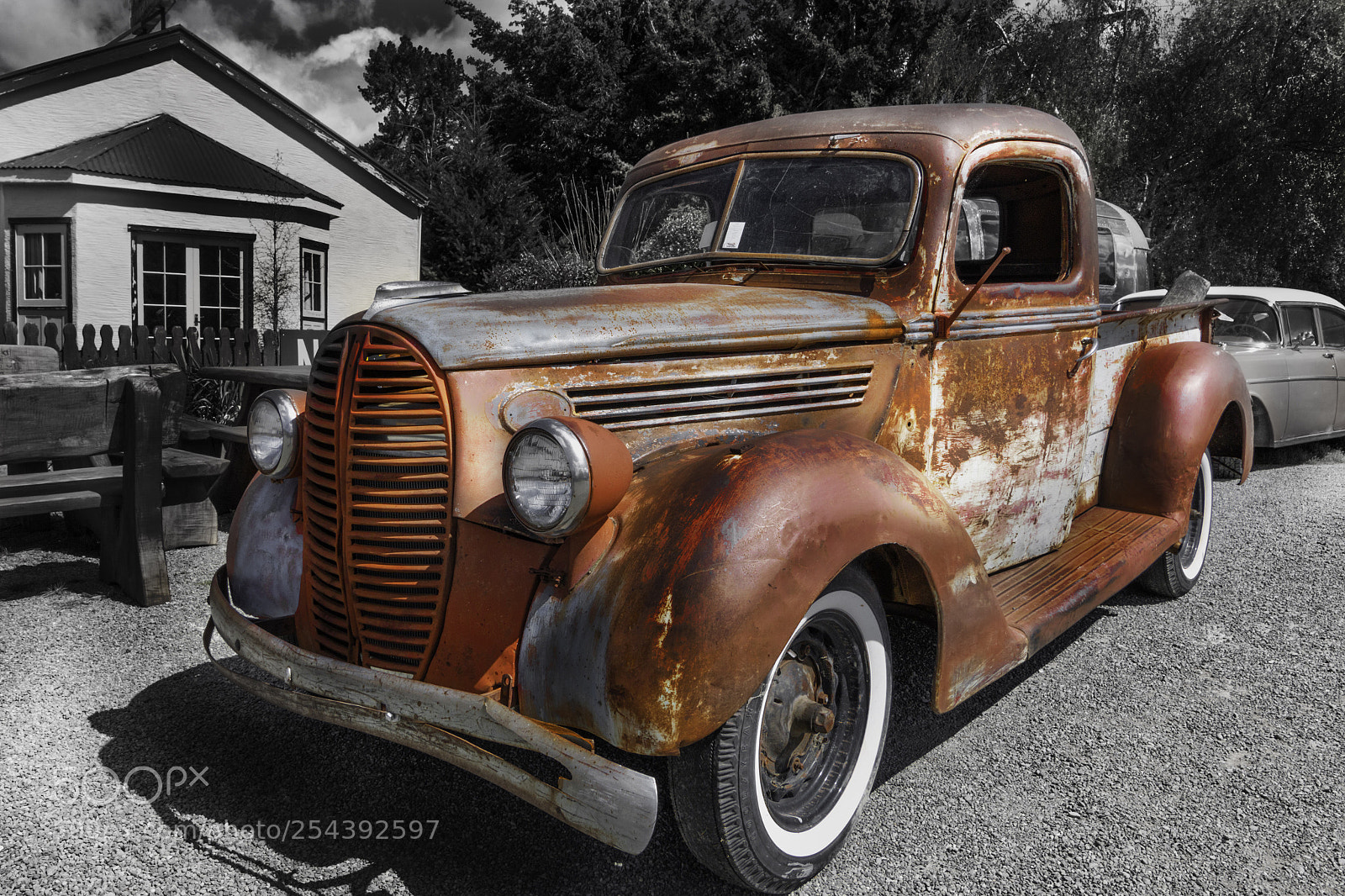 Canon EOS 70D sample photo. Vintage truck in new photography