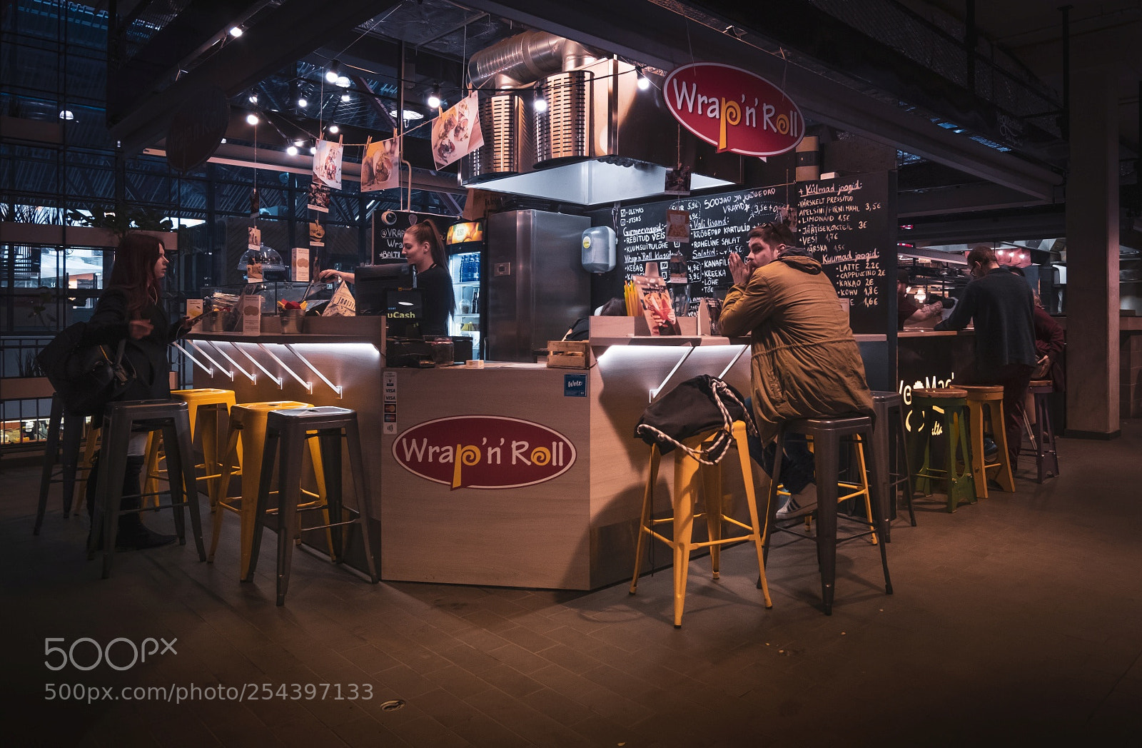 Fujifilm X-T20 sample photo. Snack time photography