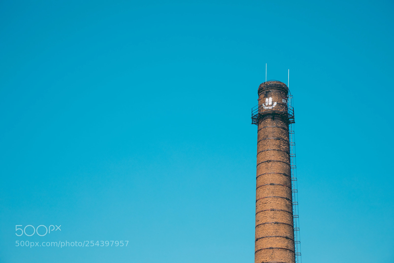 Canon EOS 5D Mark IV sample photo. Happy chimney photography