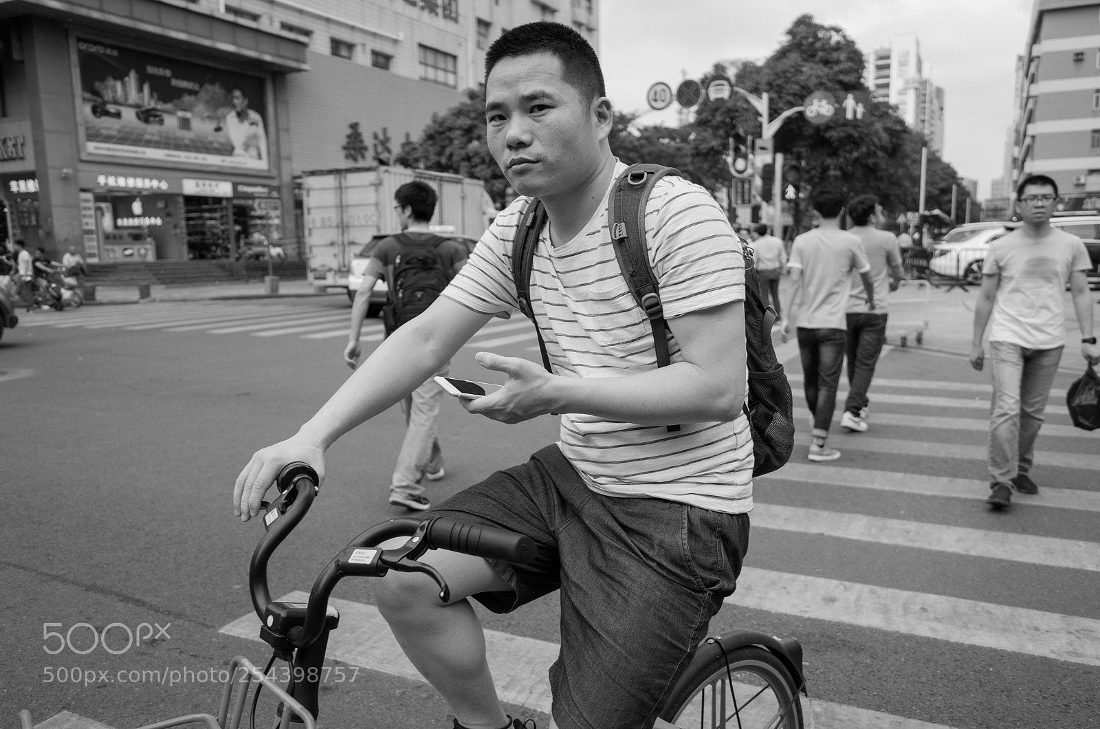 Ricoh GR II sample photo. 路口 photography