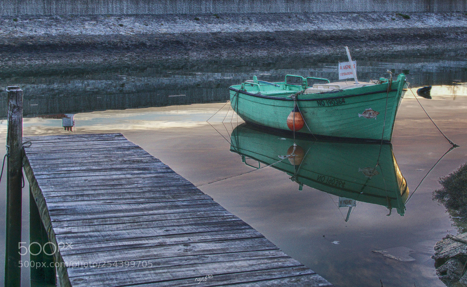 Sony ILCA-77M2 sample photo. Prendre le large photography