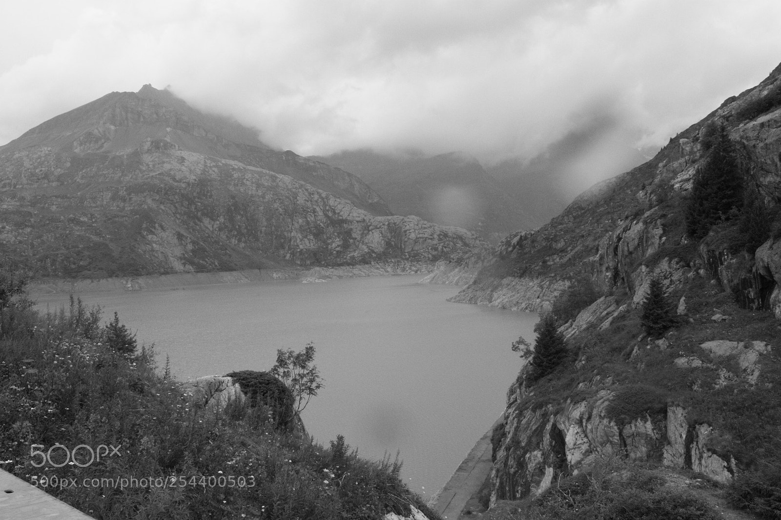 Canon EF-S 18-55mm F3.5-5.6 IS sample photo. Lac d' emosson photography