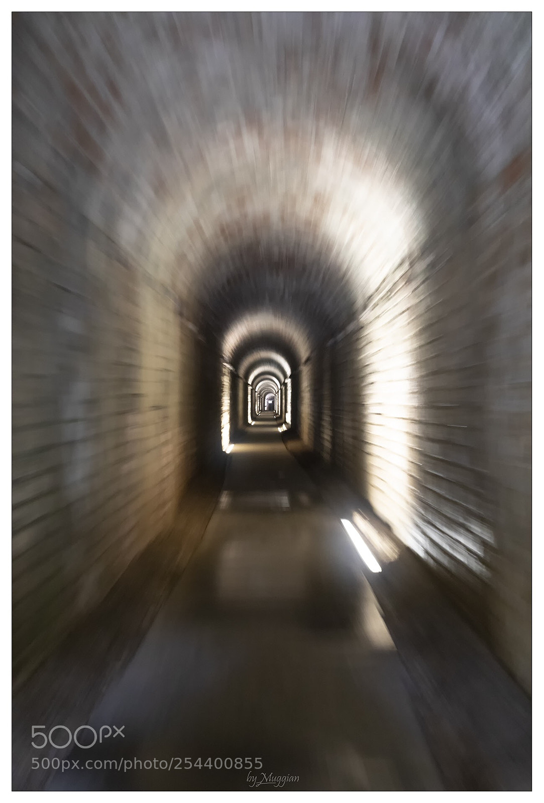 Canon EOS 5D Mark IV sample photo. Tunnel photography
