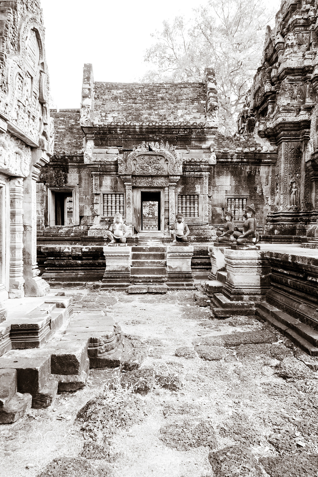 Canon EOS 60D sample photo. Temple in b&w photography