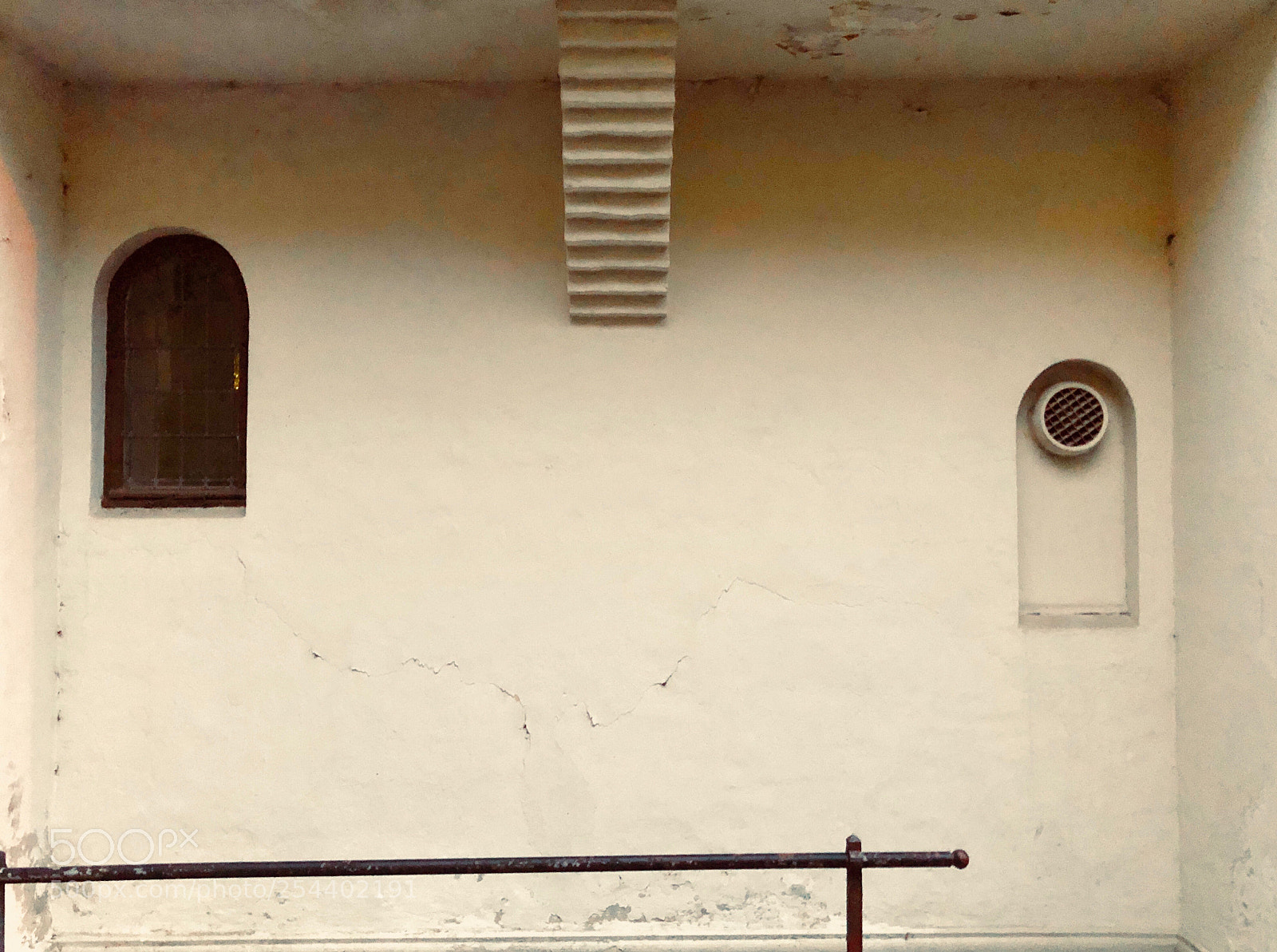 Apple iPhone 8 Plus sample photo. Forms on wall
 photography