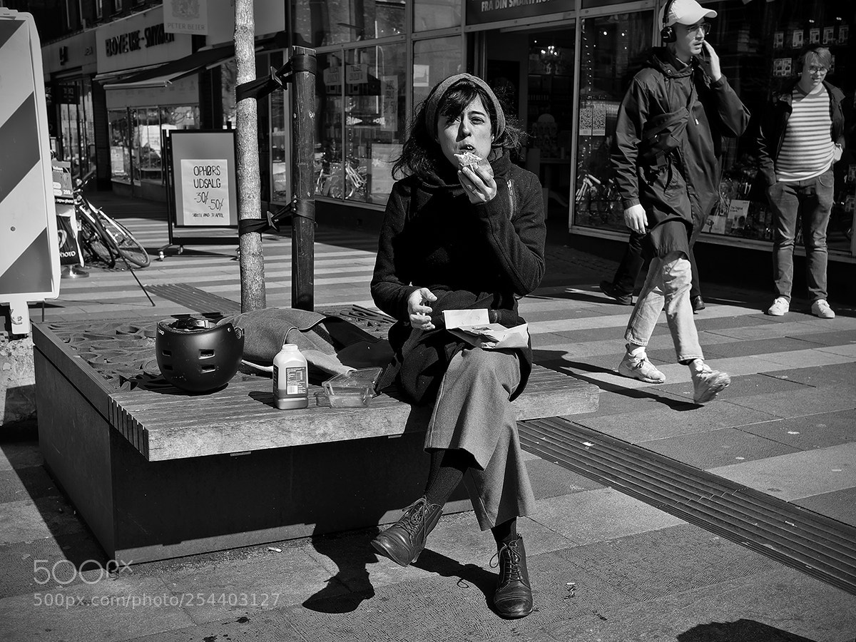 Fujifilm X-Pro2 sample photo. Street lunch 2 photography