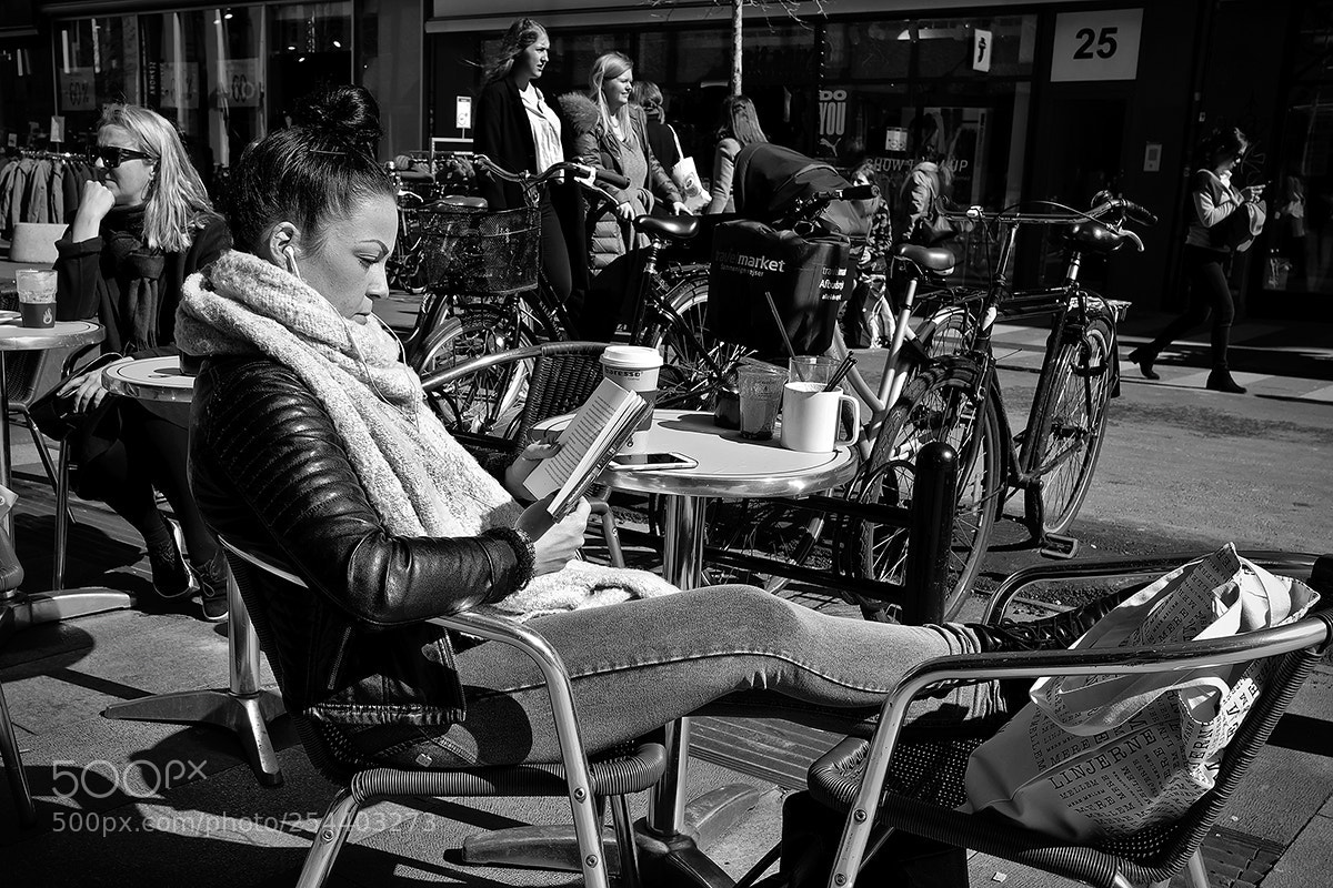 Fujifilm X-Pro2 sample photo. Relaxed reading photography