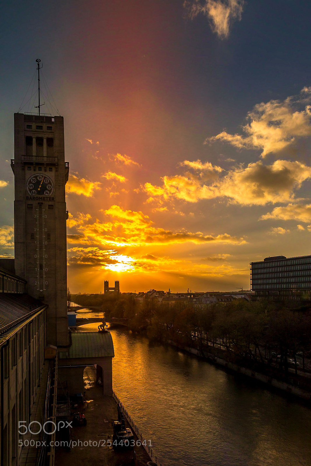 Canon EOS 5D Mark IV sample photo. Red munich photography